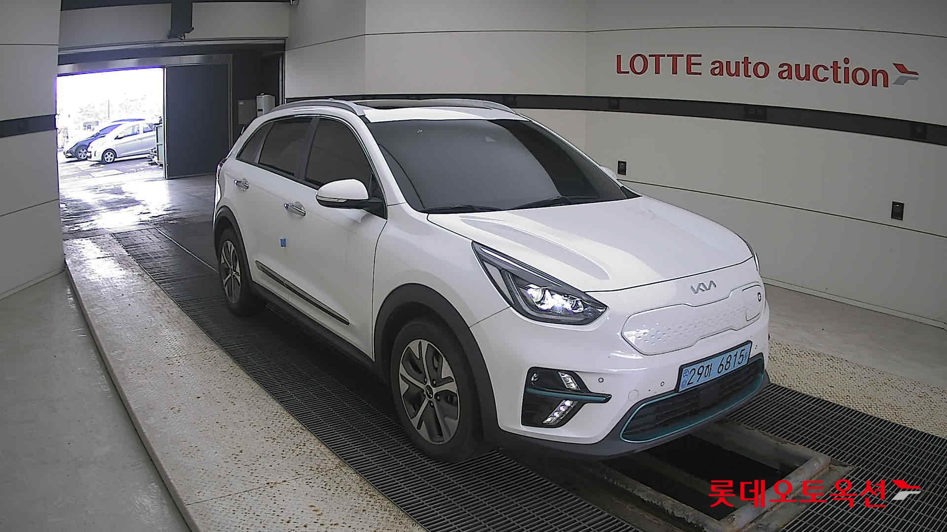 Kia Niro EV 2022 Snow White Pearl (optional) из Кореи, фото 2