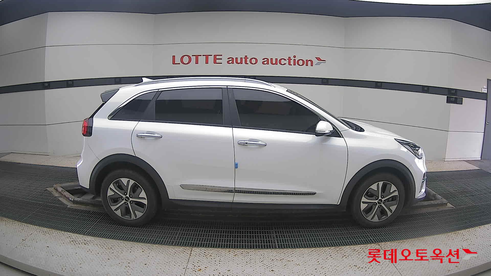 Kia Niro EV 2022 Snow White Pearl (optional) из Кореи, фото 3