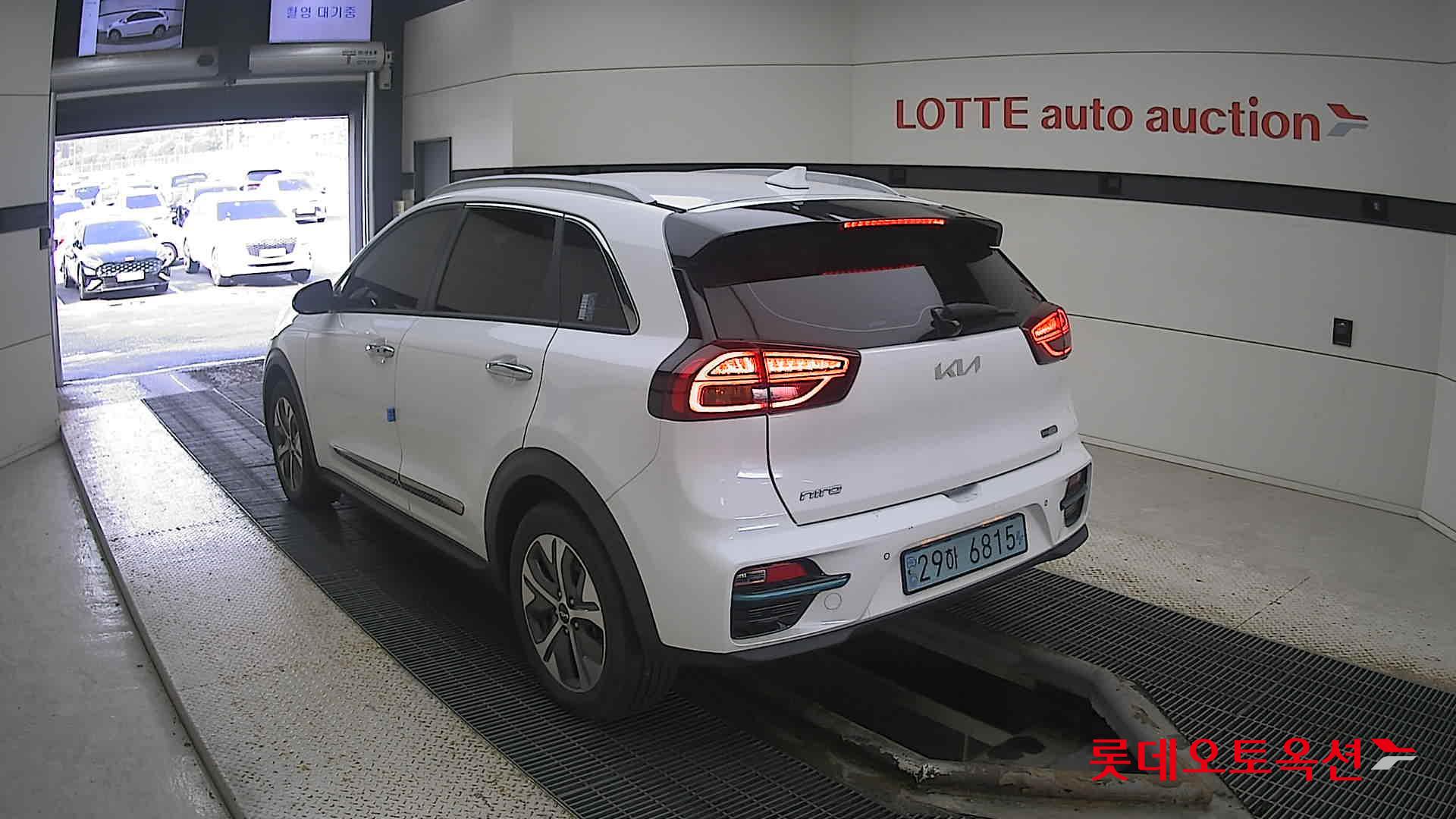 Kia Niro EV 2022 Snow White Pearl (optional) из Кореи, фото 6