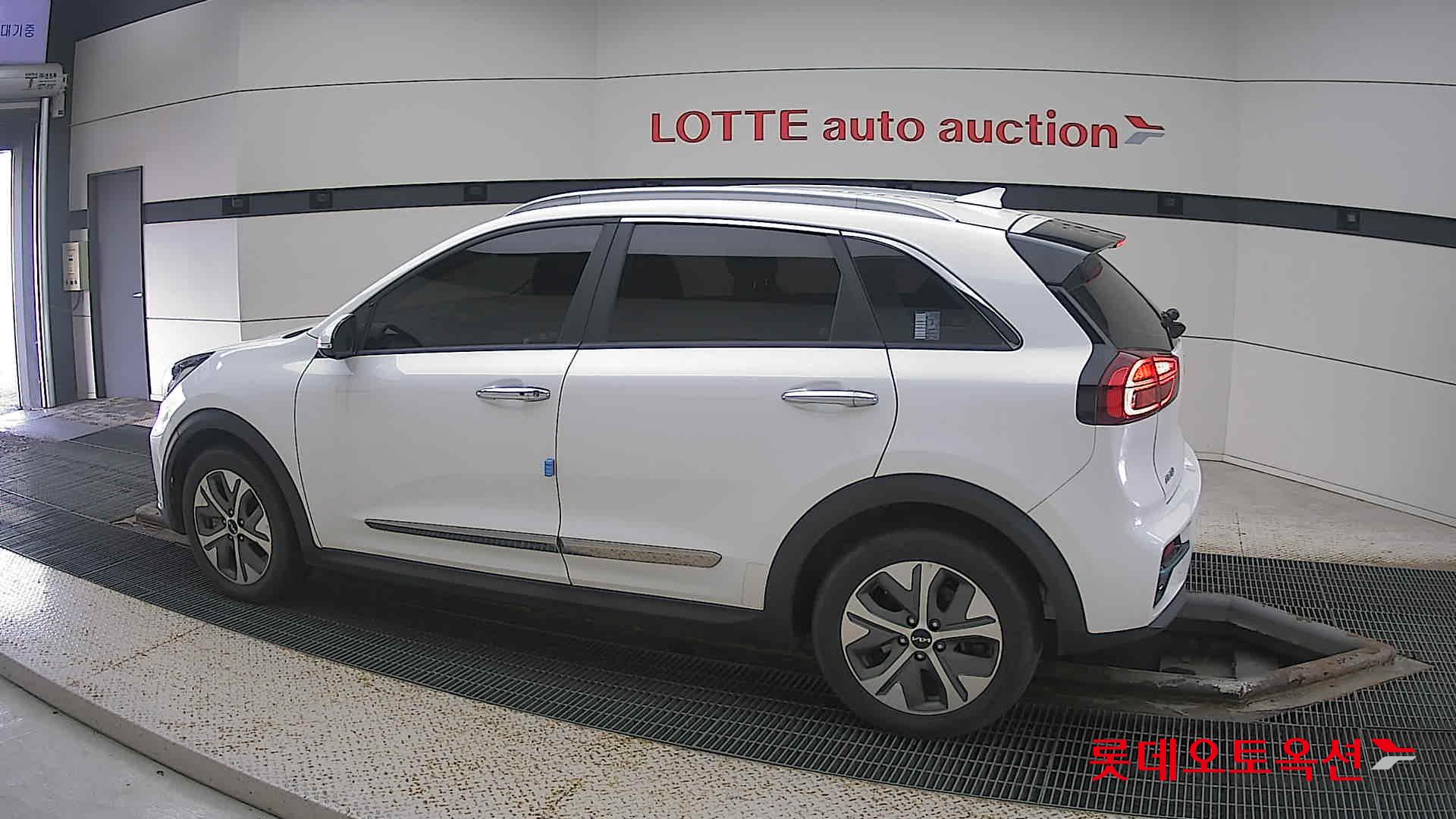 Kia Niro EV id 3471565 из Кореи 11