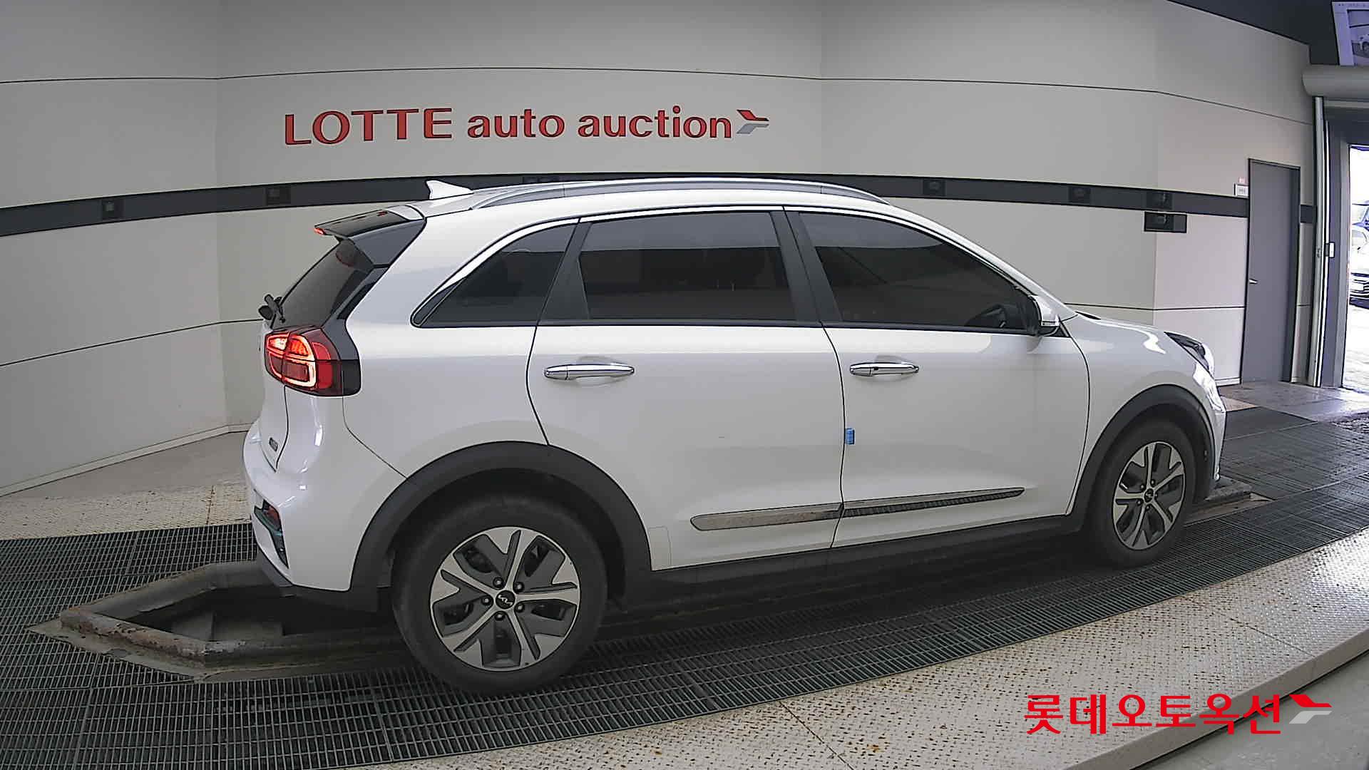 Kia Niro EV id 3471565 из Кореи 18