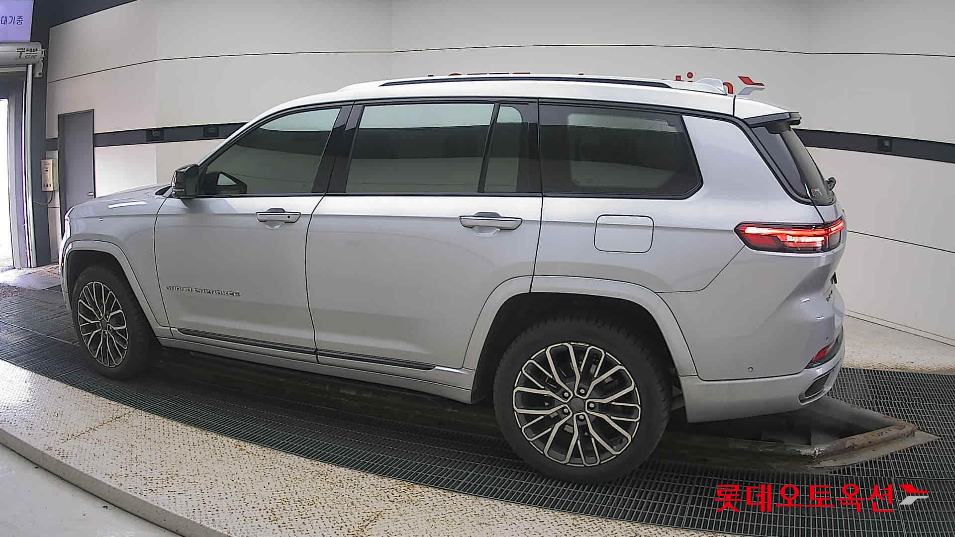 Jeep Straw Grand Cherokee L id 3466750 из Кореи 11