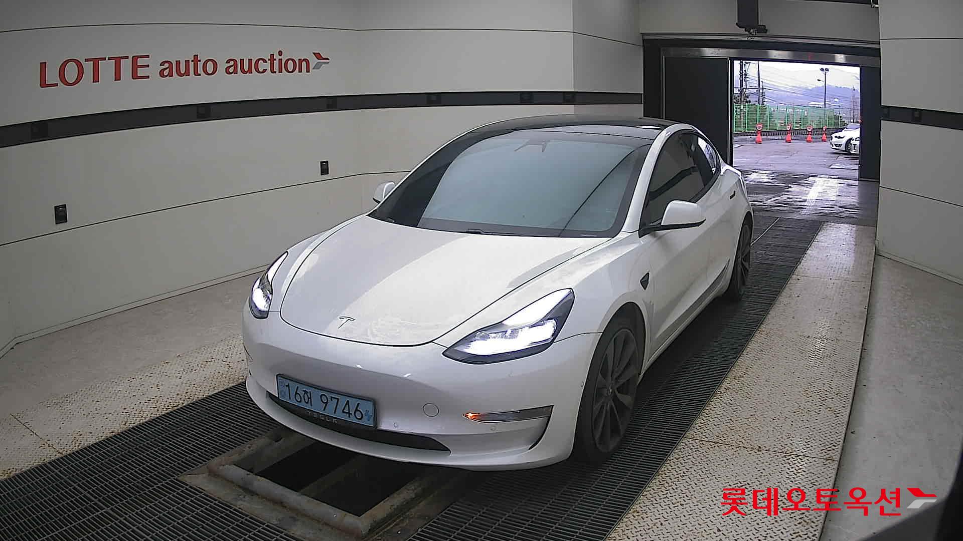 Tesla Model 3 Long Range 2021 Pearl White Multi-coat из Кореи