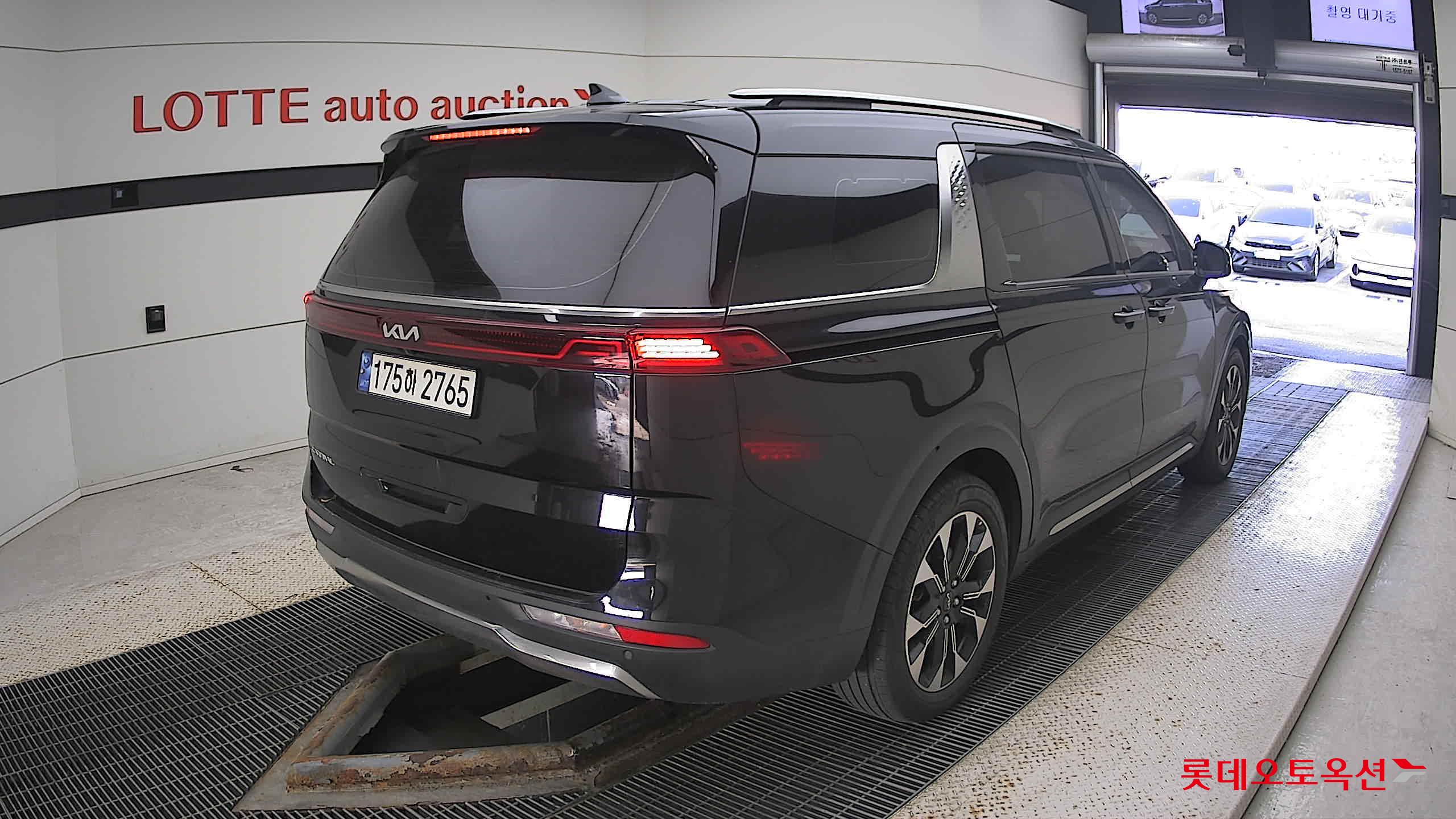 Kia Carnival 2023 Aurora Black Pearl из Кореи, фото 4