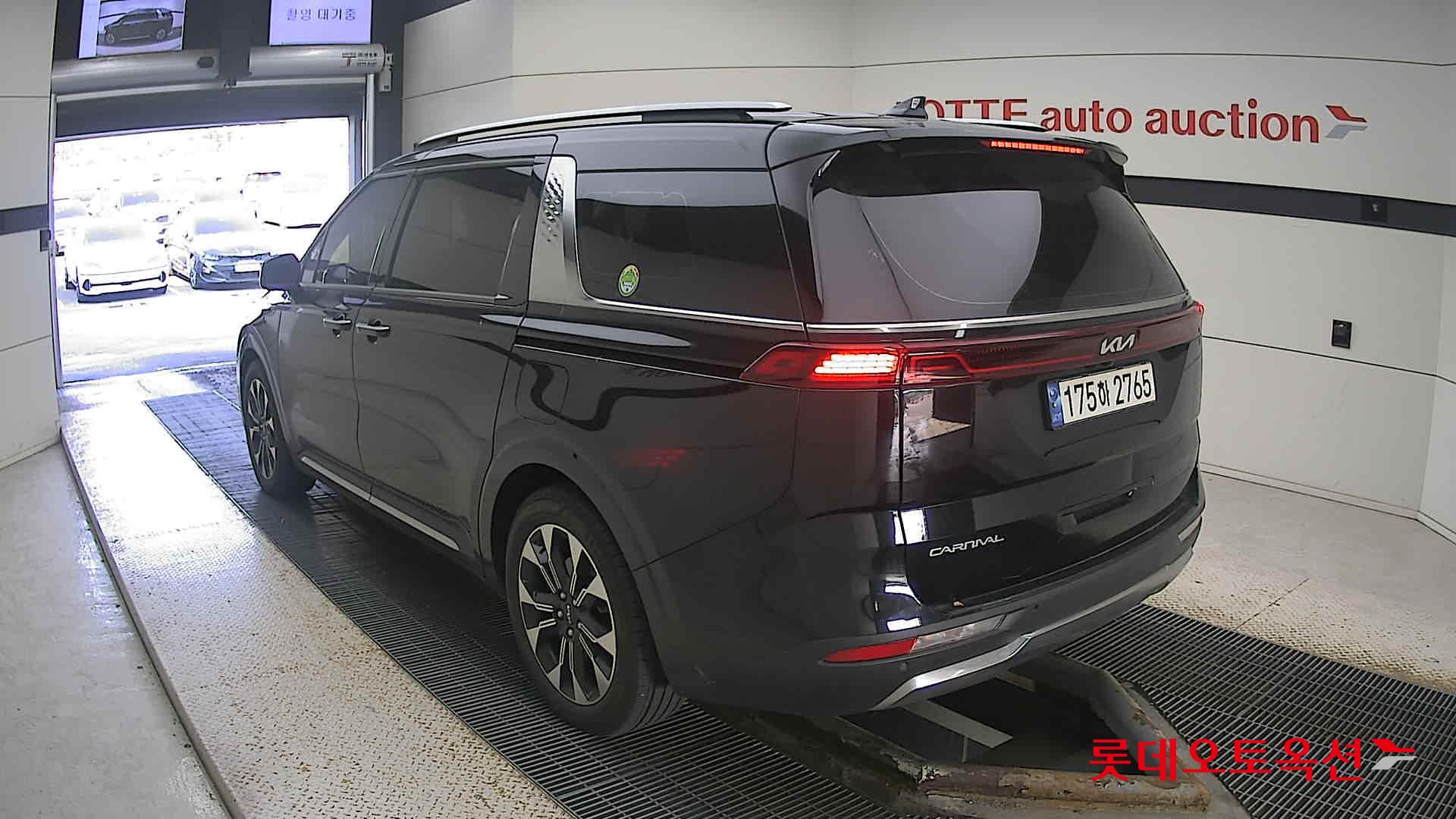 Kia Carnival 2023 Aurora Black Pearl из Кореи, фото 6