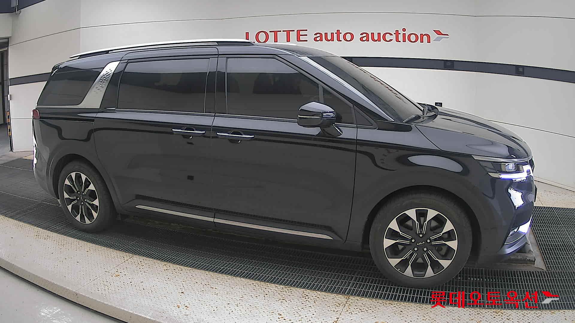 Kia Carnival id 3436649 из Кореи 17