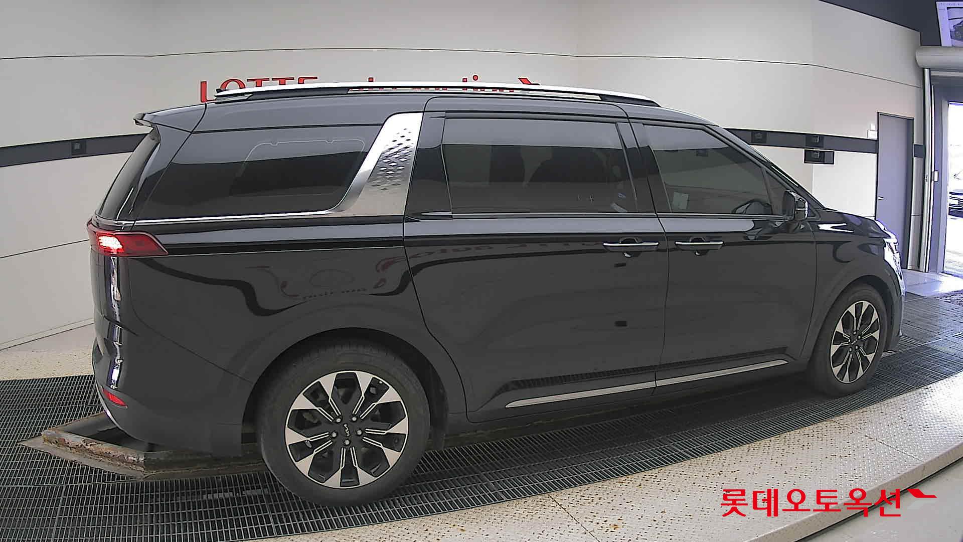 Kia Carnival id 3436649 из Кореи 18