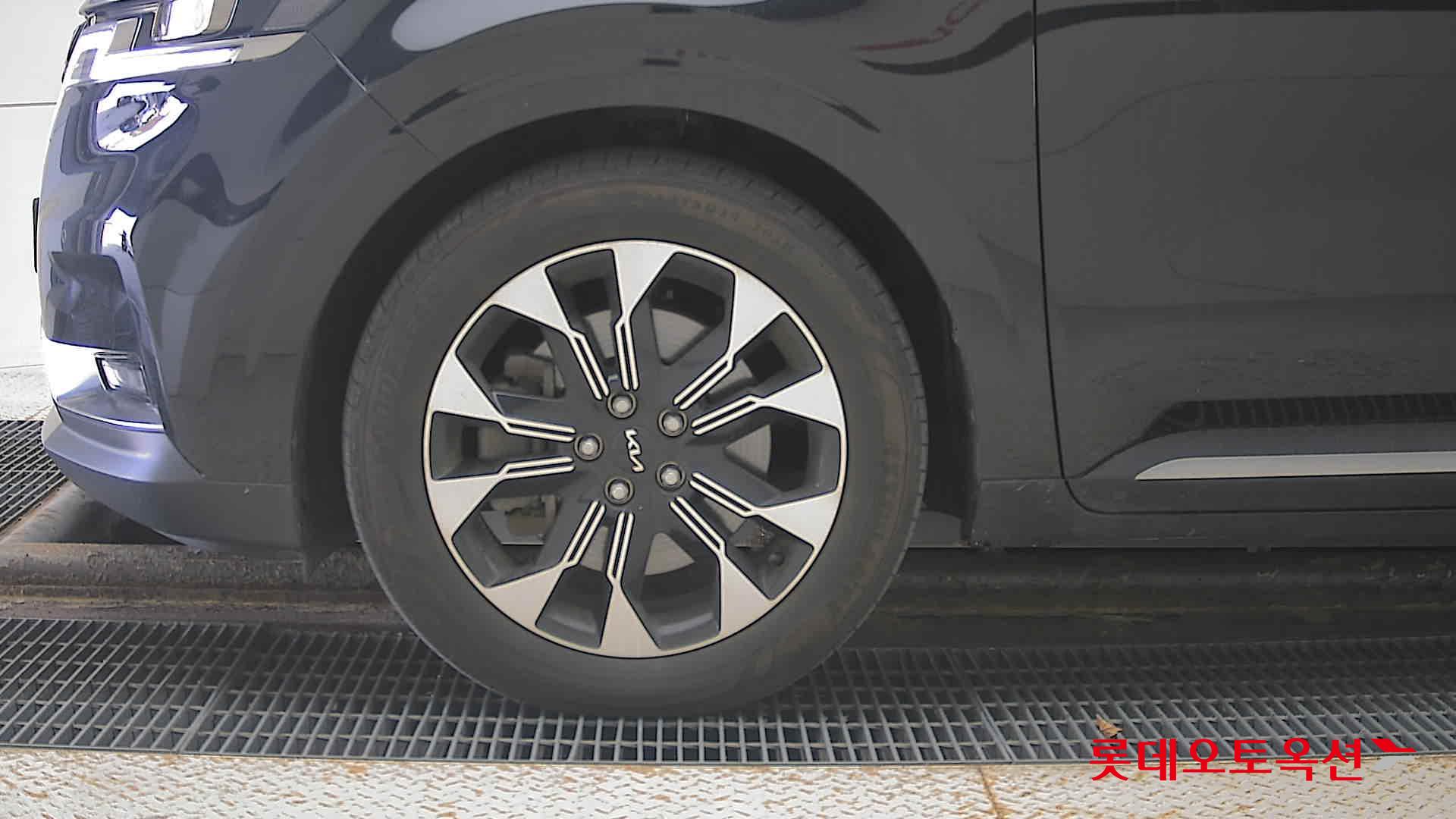 Kia Carnival id 3436649 из Кореи 21