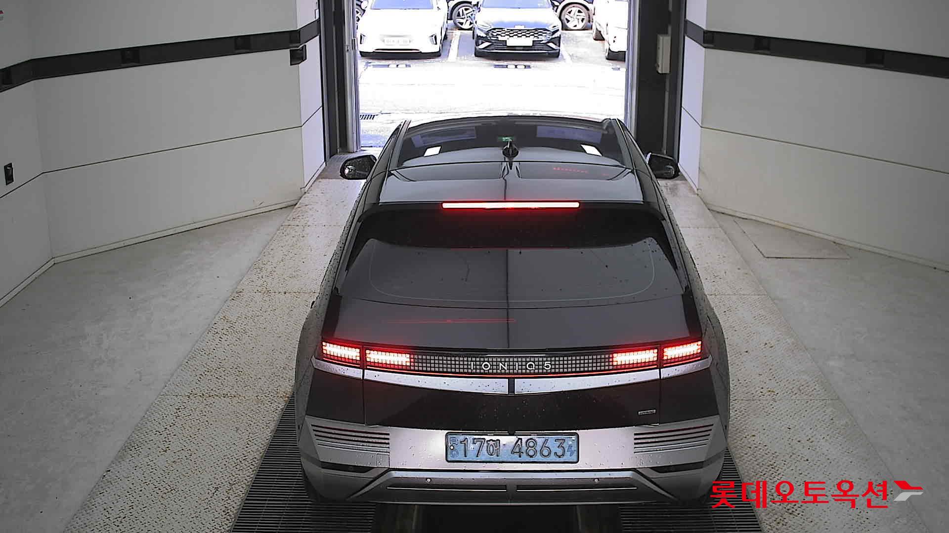 Hyundai IONIQ 5 2022 Phantom Black Pearl из Кореи, фото 5