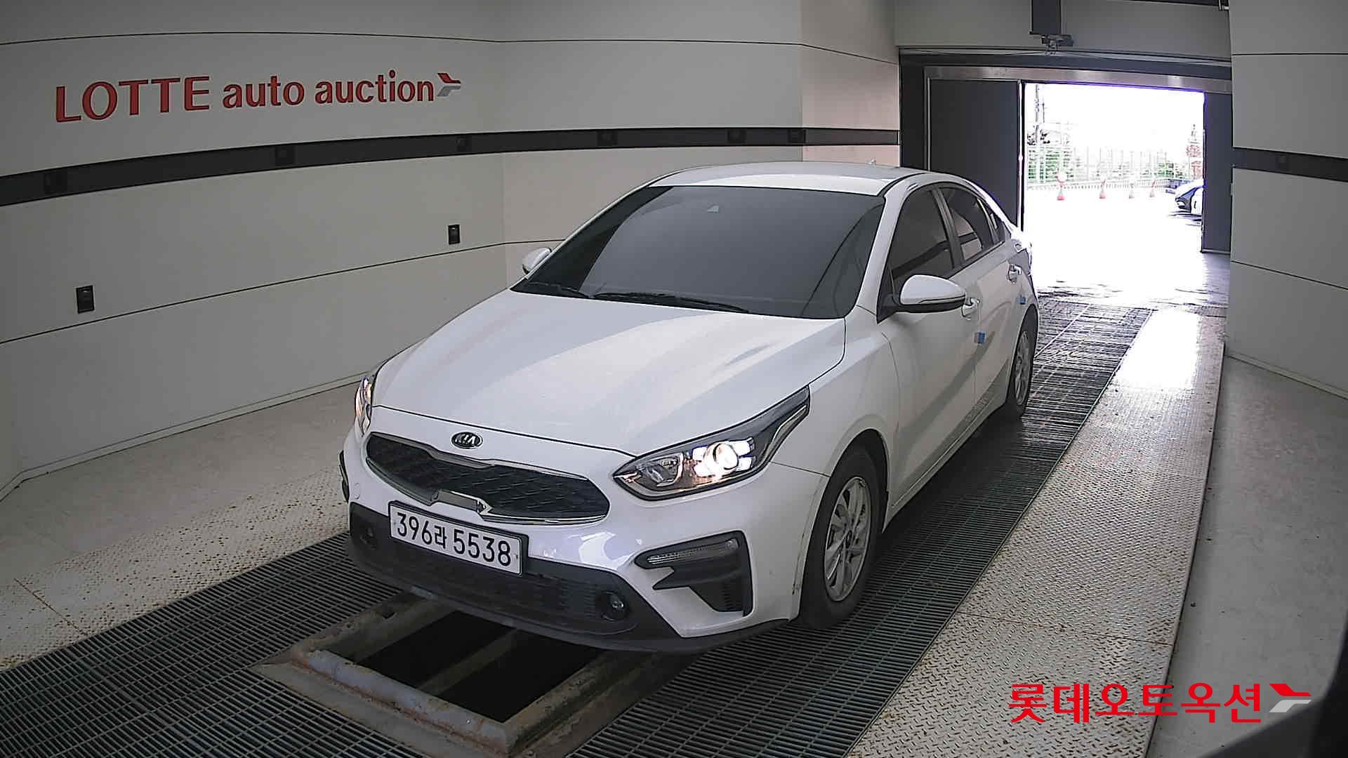 Kia K3 2020 Snow White Pearl из Кореи