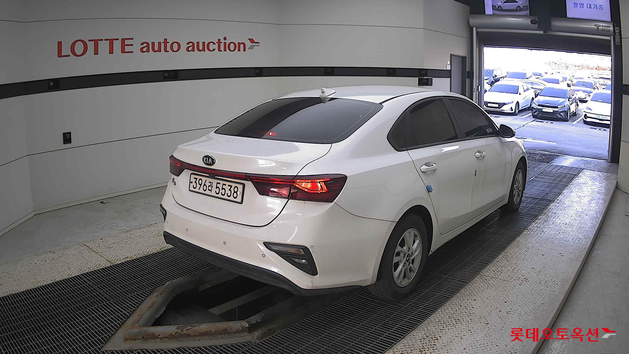 Kia K3 2020 Snow White Pearl из Кореи, фото 4