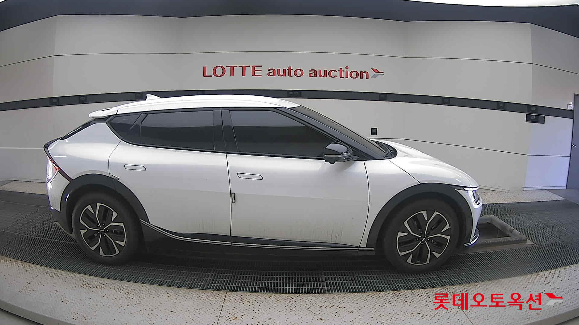 Kia EV6 2022 Snow White Pearl из Кореи, фото 3