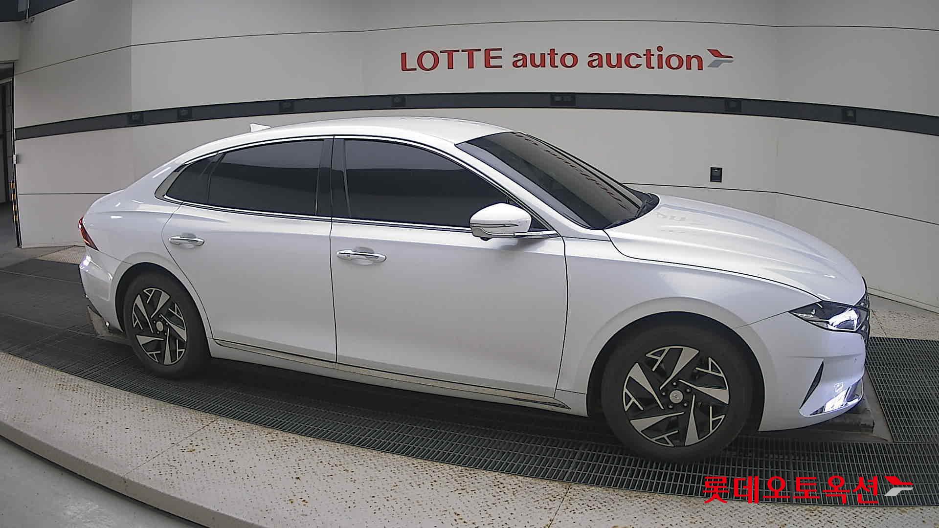 Hyundai Grandeur Hybrid id 3436615 из Кореи 17