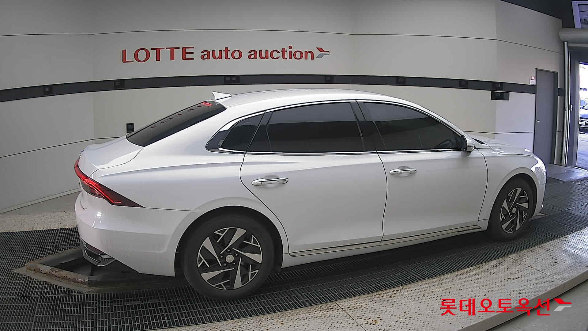 Hyundai Grandeur Hybrid id 3436615 из Кореи 18