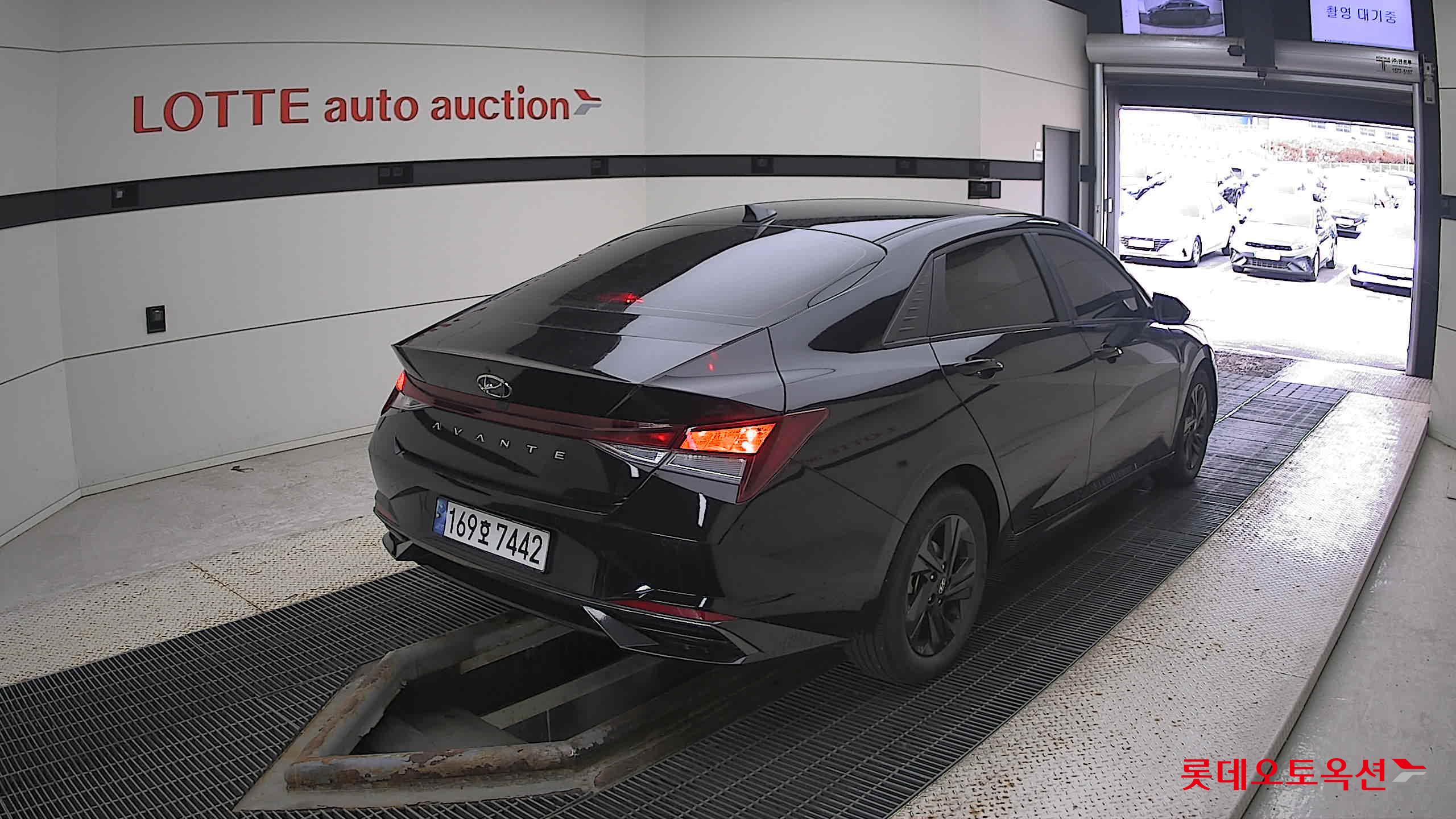 Hyundai Avante 2023 Phantom Black Pearl из Кореи, фото 4