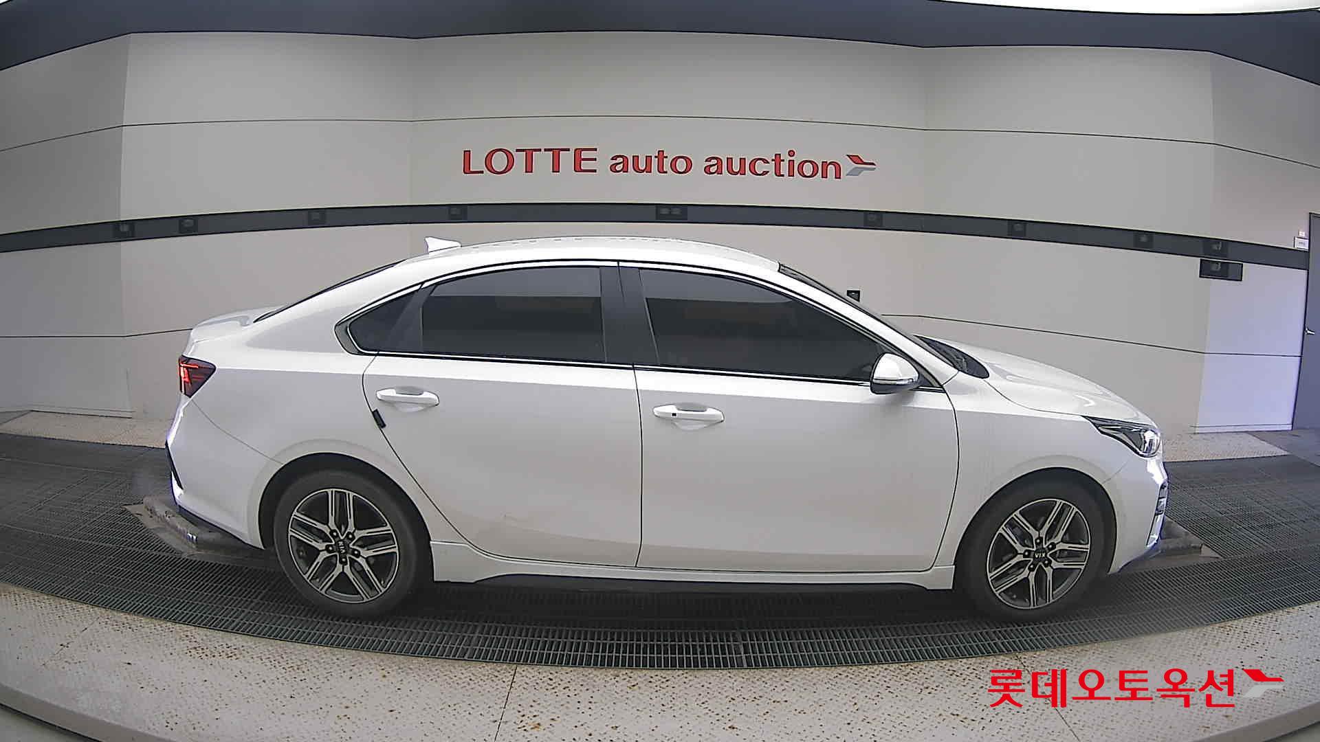 Kia K3 2020 Snow White Pearl из Кореи, фото 3