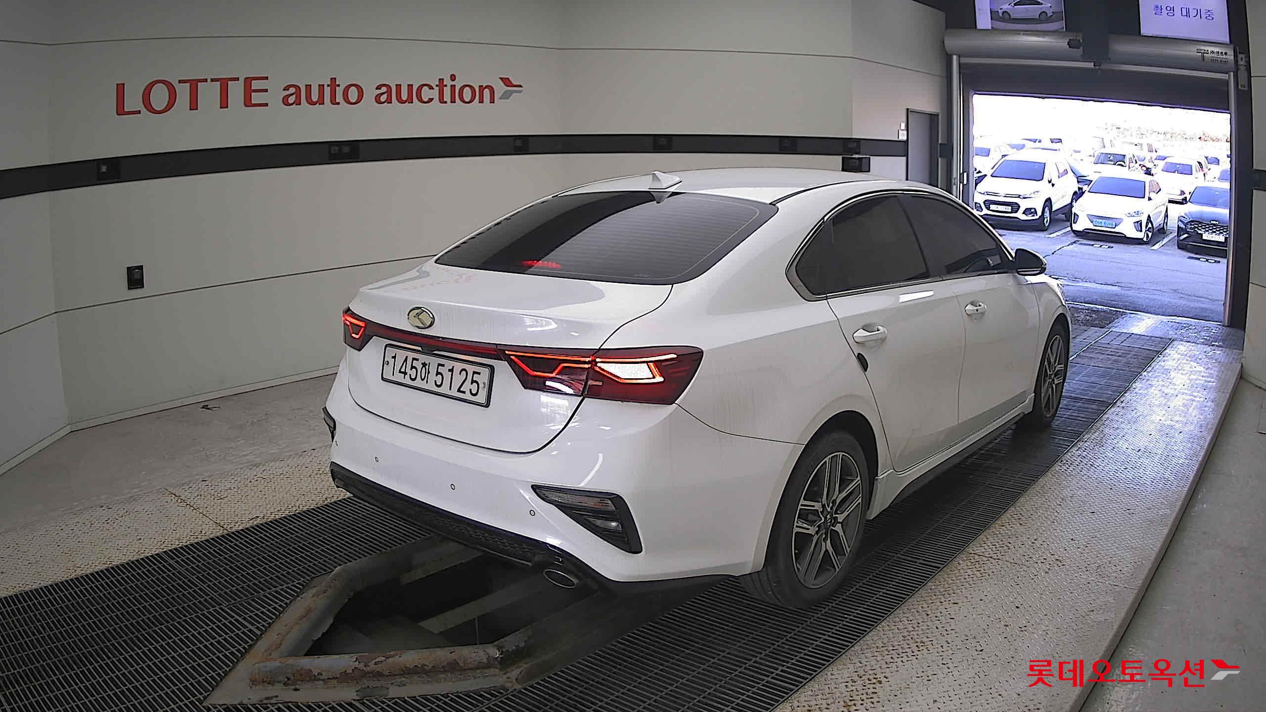 Kia K3 2020 Snow White Pearl из Кореи, фото 4