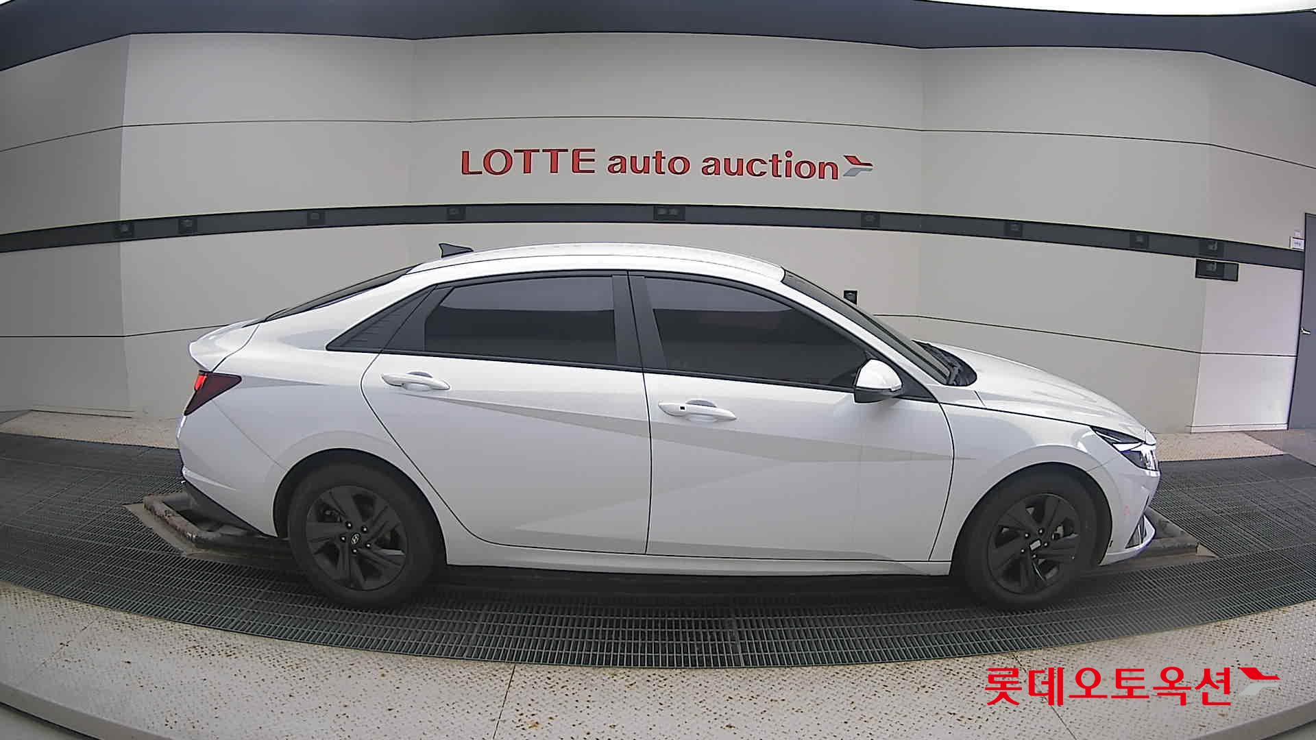 Hyundai Avante Hybrid 2021 Polar White из Кореи, фото 3