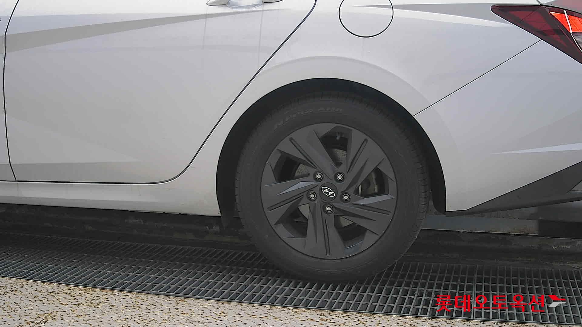 Hyundai Avante Hybrid id 3436587 из Кореи 22