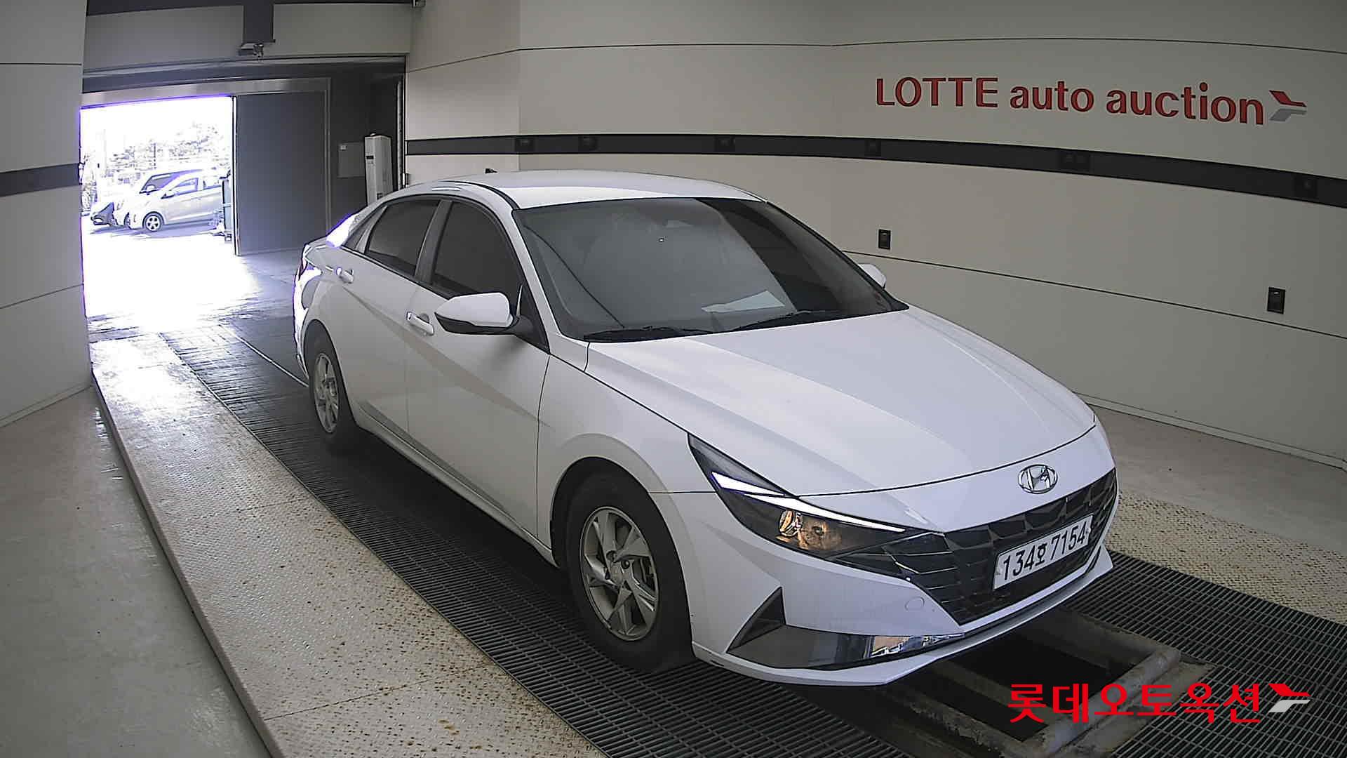 Hyundai Avante 2021 Polar White из Кореи, фото 2