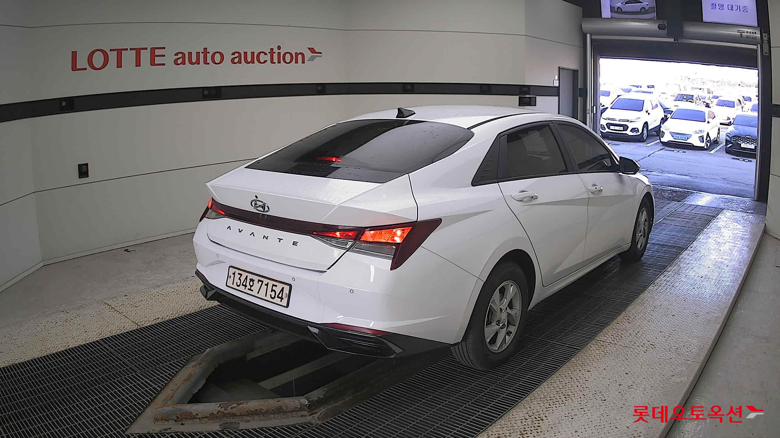 Hyundai Avante 2021 Polar White из Кореи, фото 4