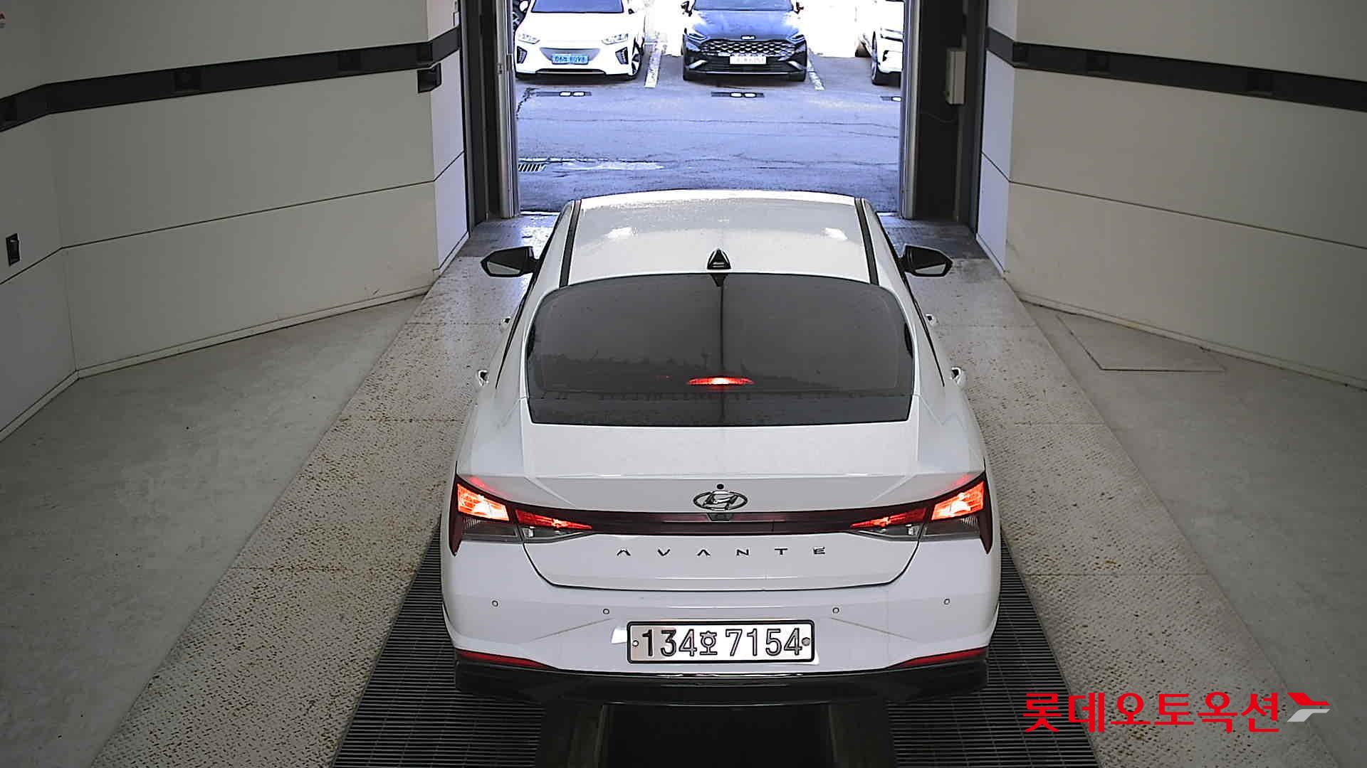 Hyundai Avante 2021 Polar White из Кореи, фото 5
