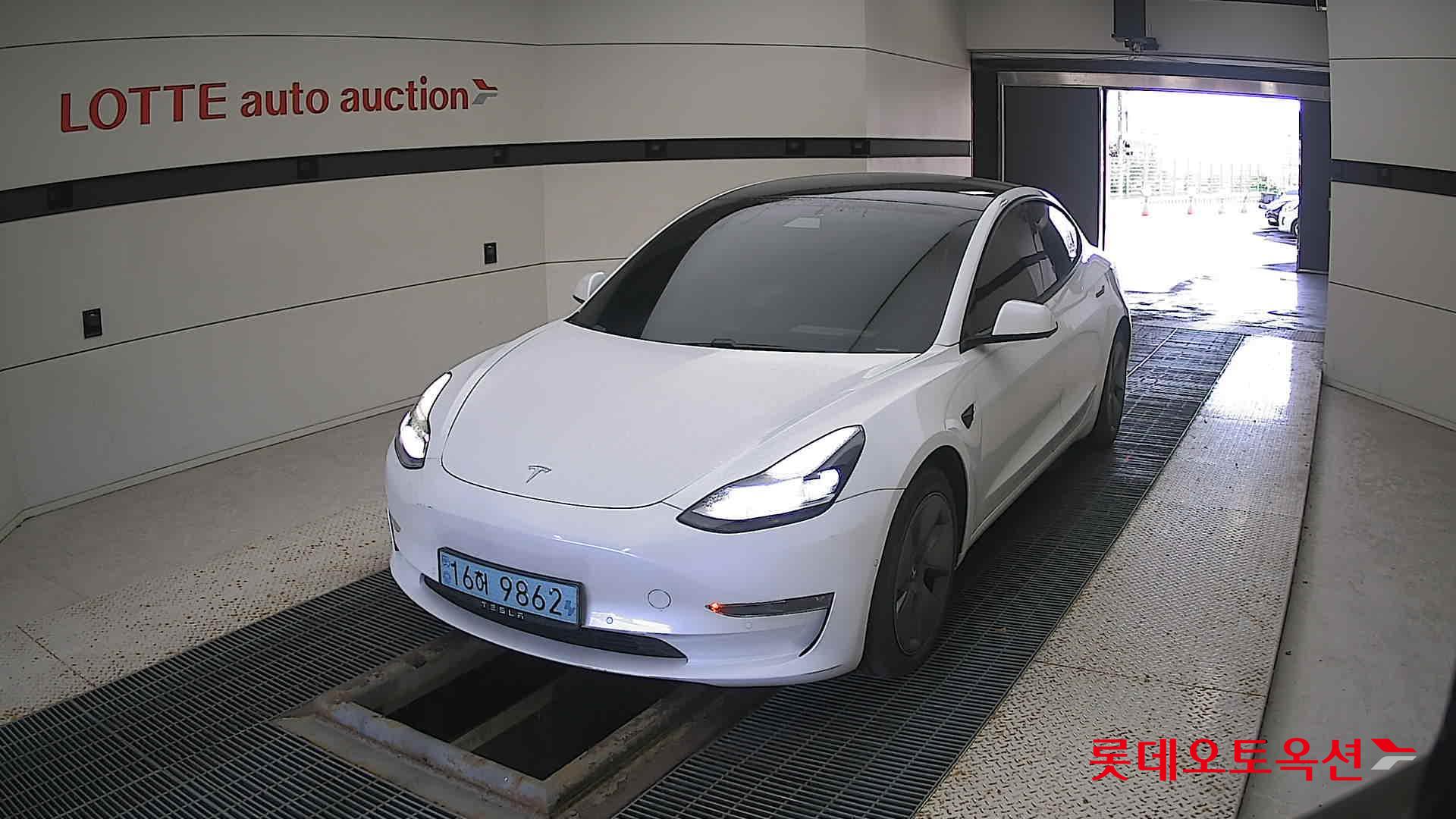 Tesla Model 3 Long Range 2021 Pearl White Multi-coat из Кореи