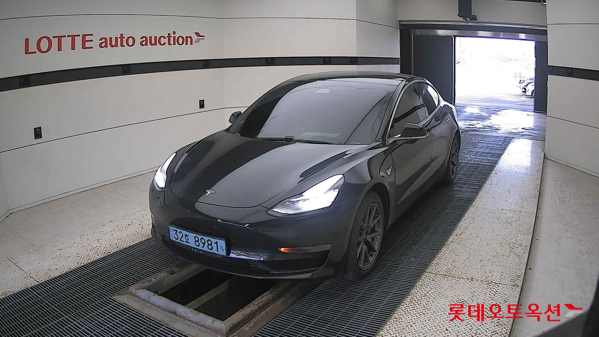 Tesla Model 3 Standard Range Plus RWD 2020 Solidblack из Кореи