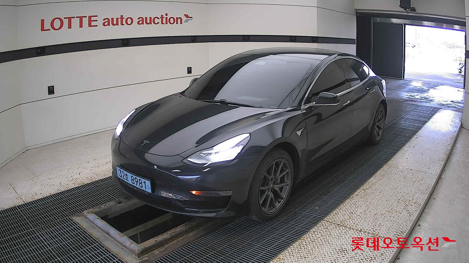 Tesla Model 3 Standard Range Plus RWD id 3446789 из Кореи 14