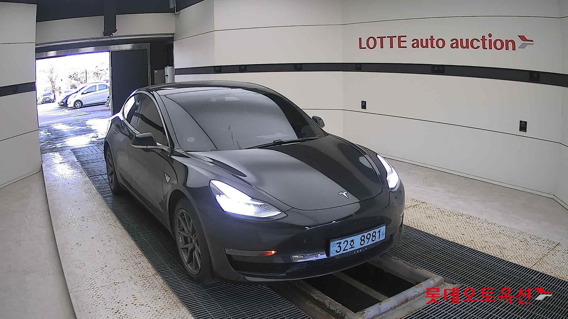 Tesla Model 3 Standard Range Plus RWD id 3446789 из Кореи 15