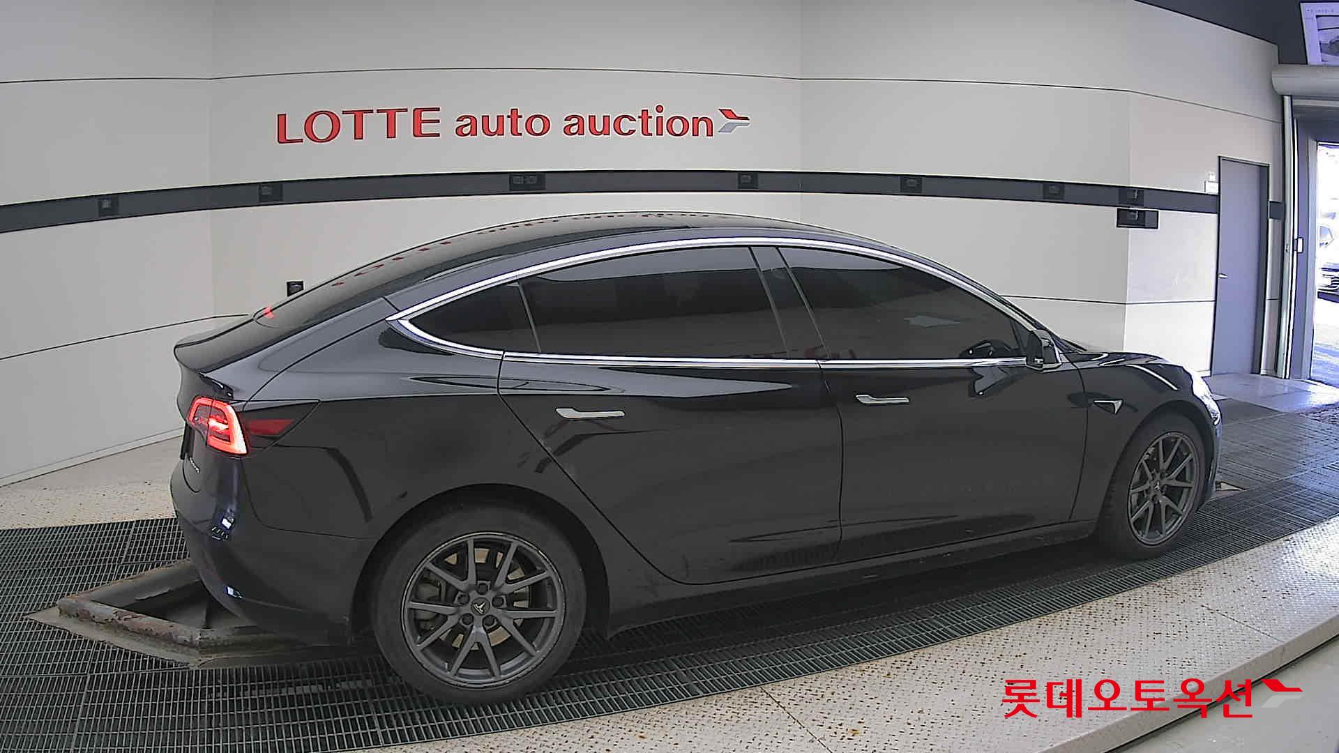 Tesla Model 3 Standard Range Plus RWD id 3446789 из Кореи 18