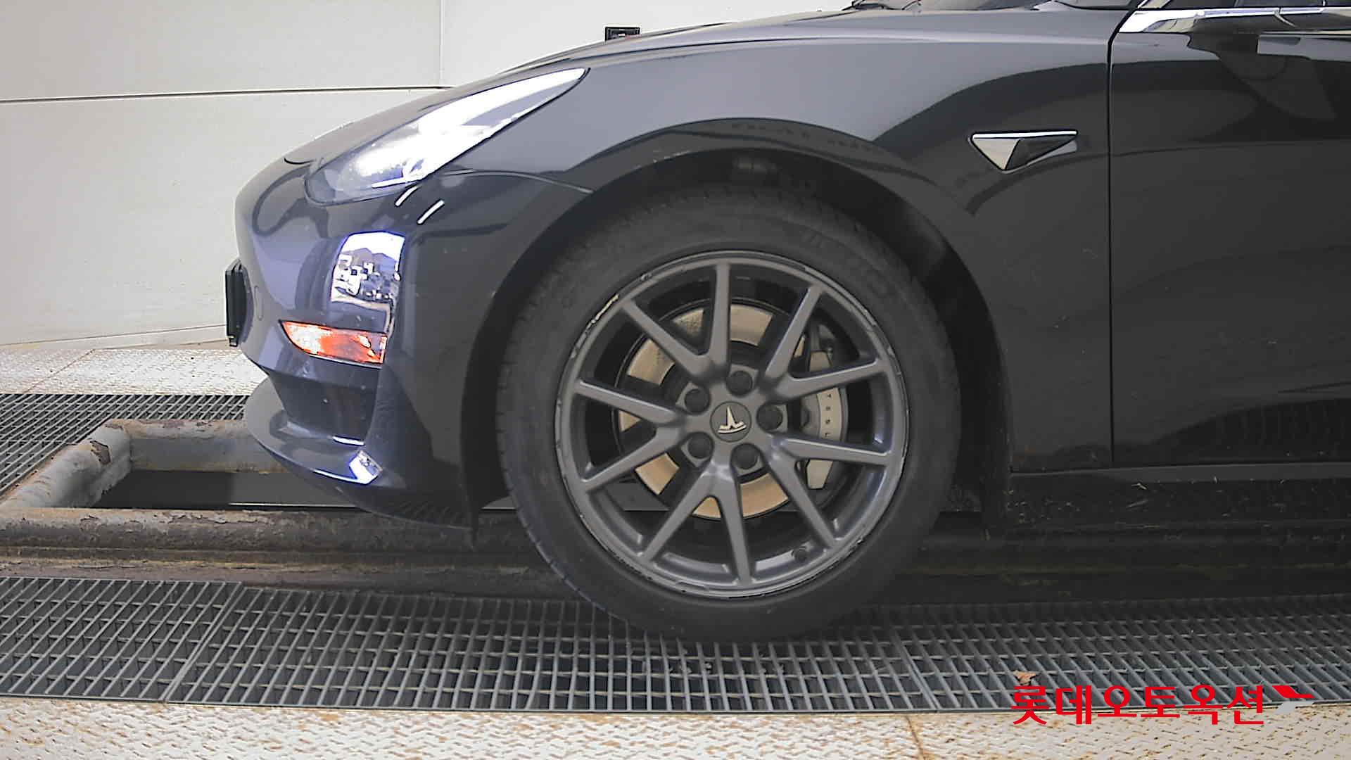 Tesla Model 3 Standard Range Plus RWD id 3446789 из Кореи 21