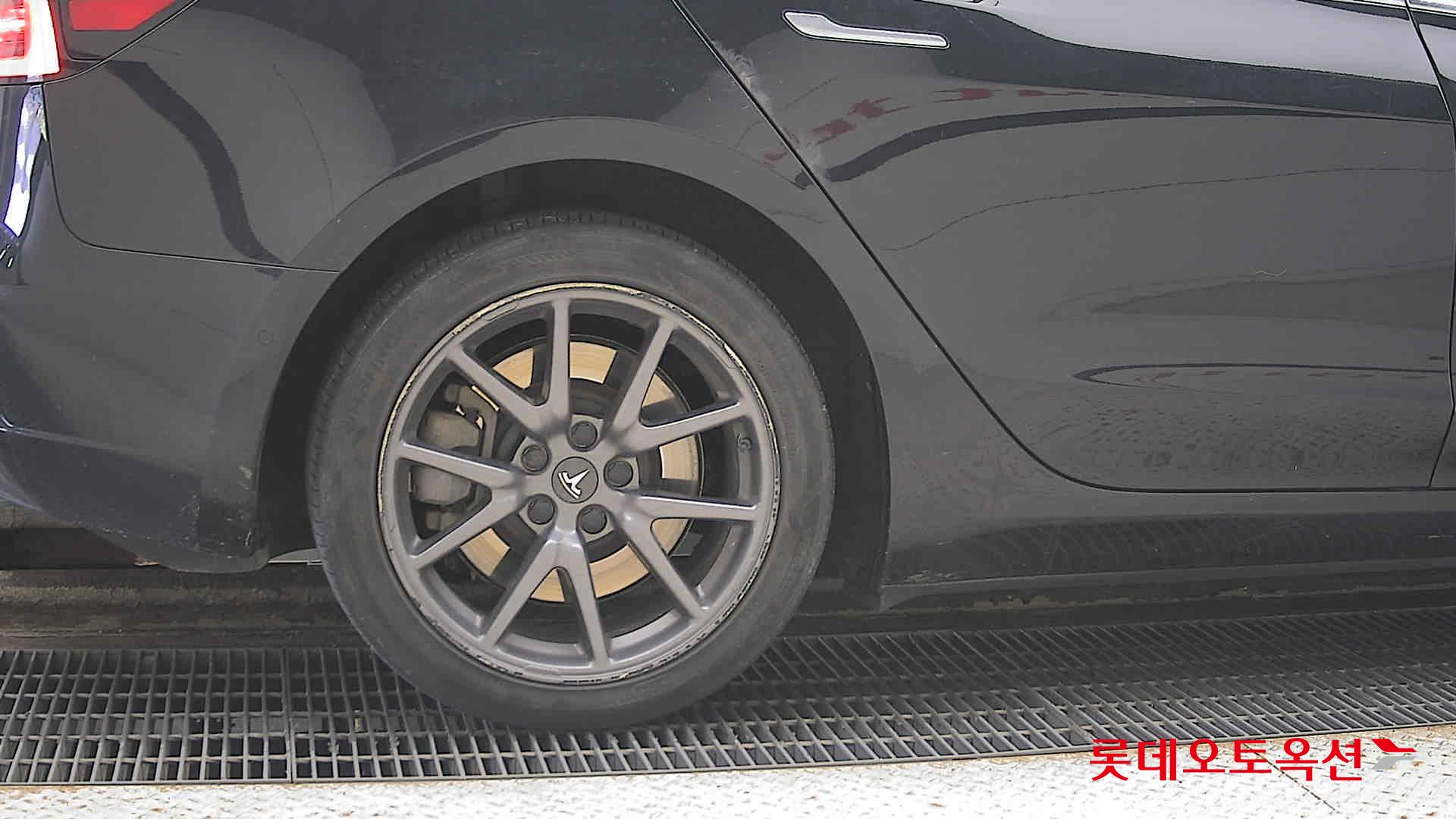 Tesla Model 3 Standard Range Plus RWD id 3446789 из Кореи 24