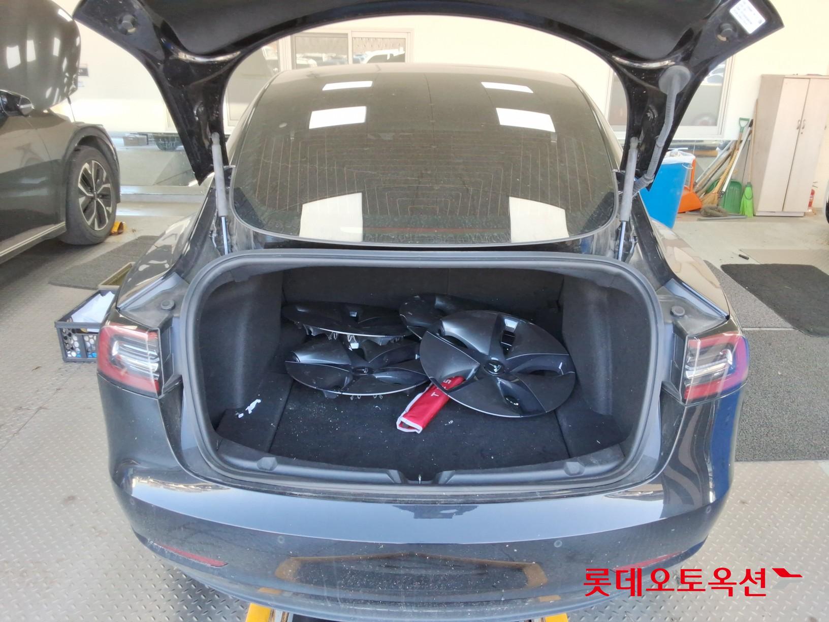 Tesla Model 3 Standard Range Plus RWD id 3446789 из Кореи 37