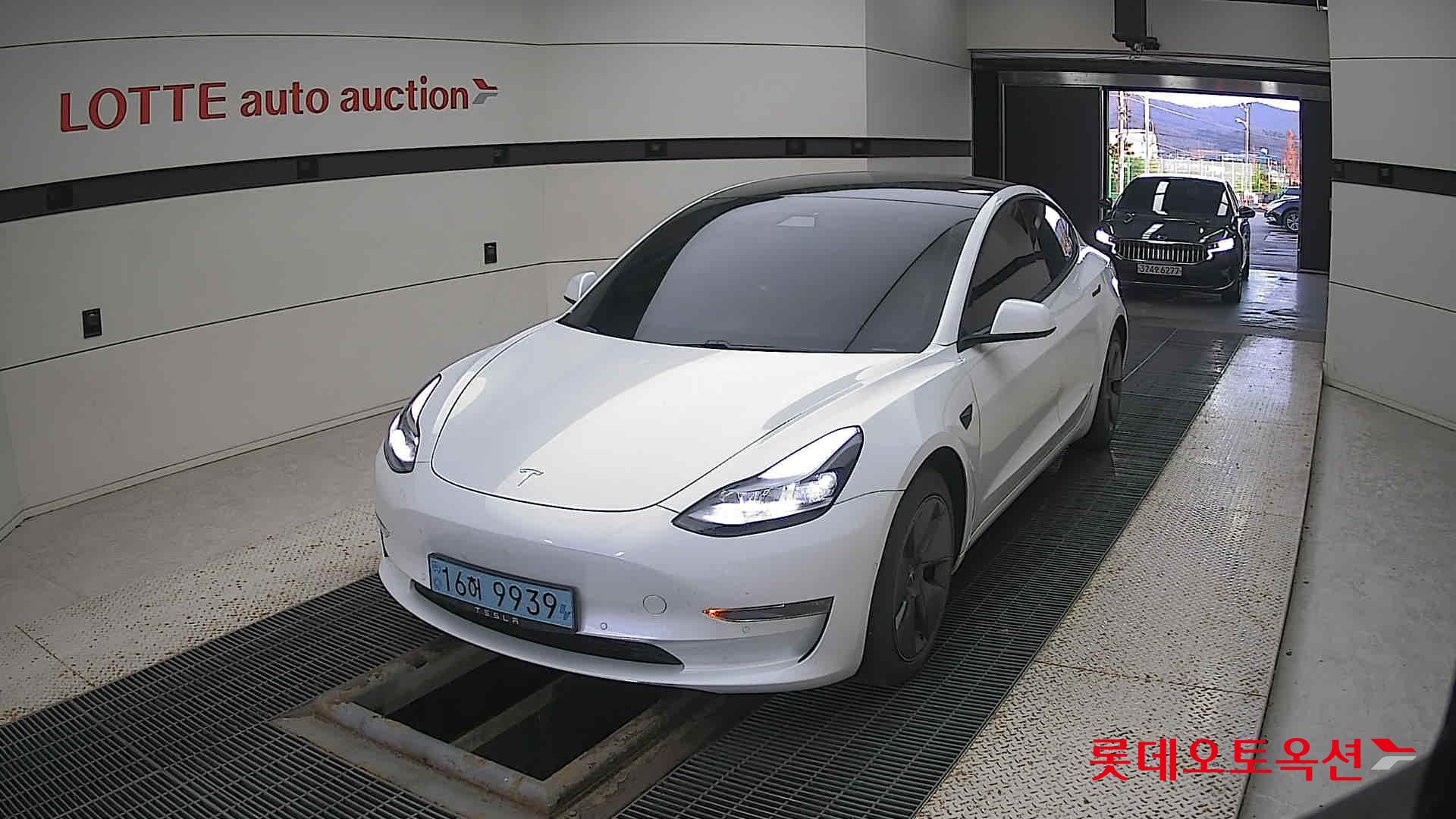 Tesla Model 3 Long Range 2021 Pearl White Multi-coat из Кореи