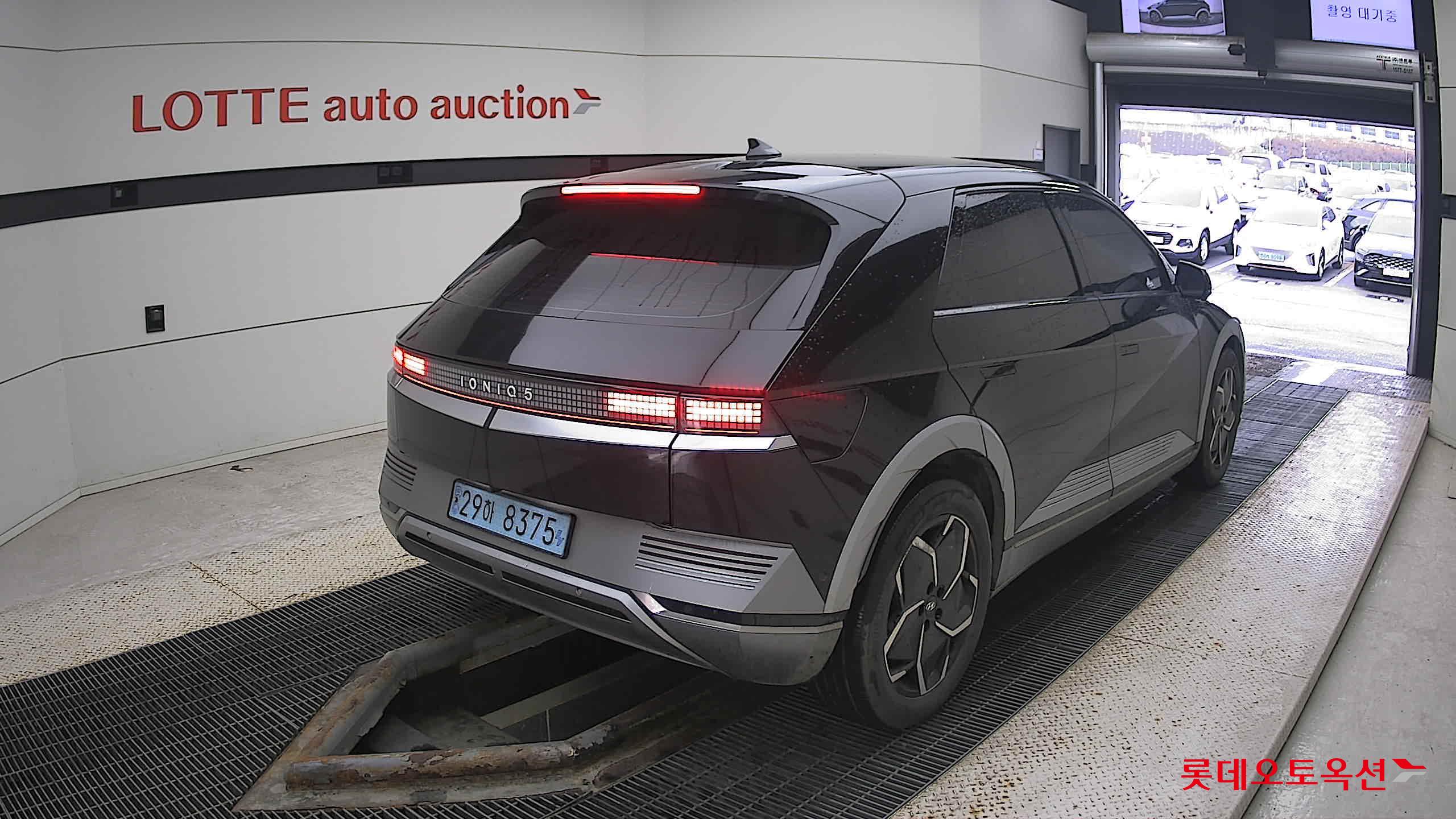 Hyundai IONIQ 5 2022 Phantom Black Pearl из Кореи, фото 4