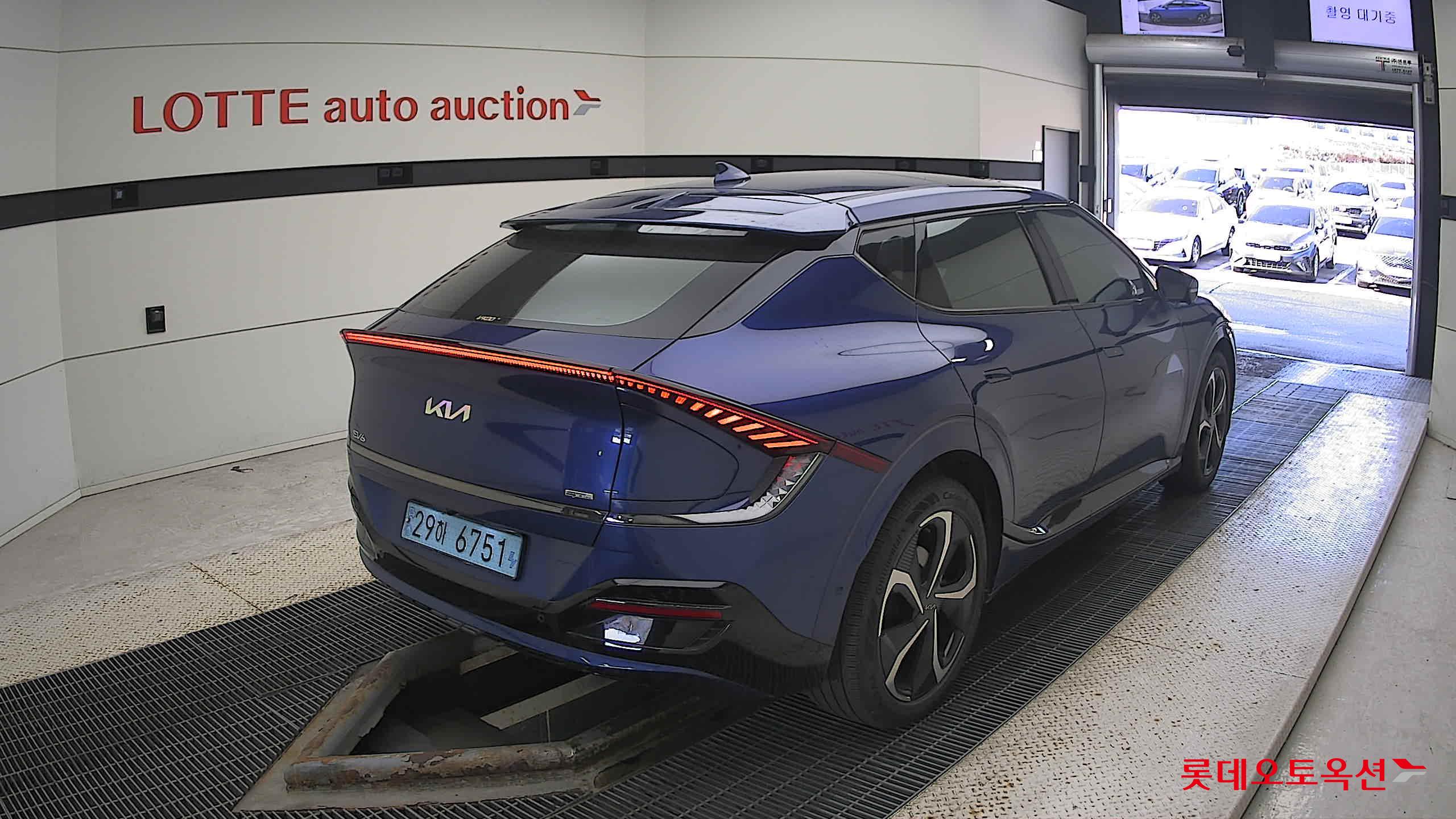 Kia EV6 2022 Yacht Blue из Кореи, фото 4