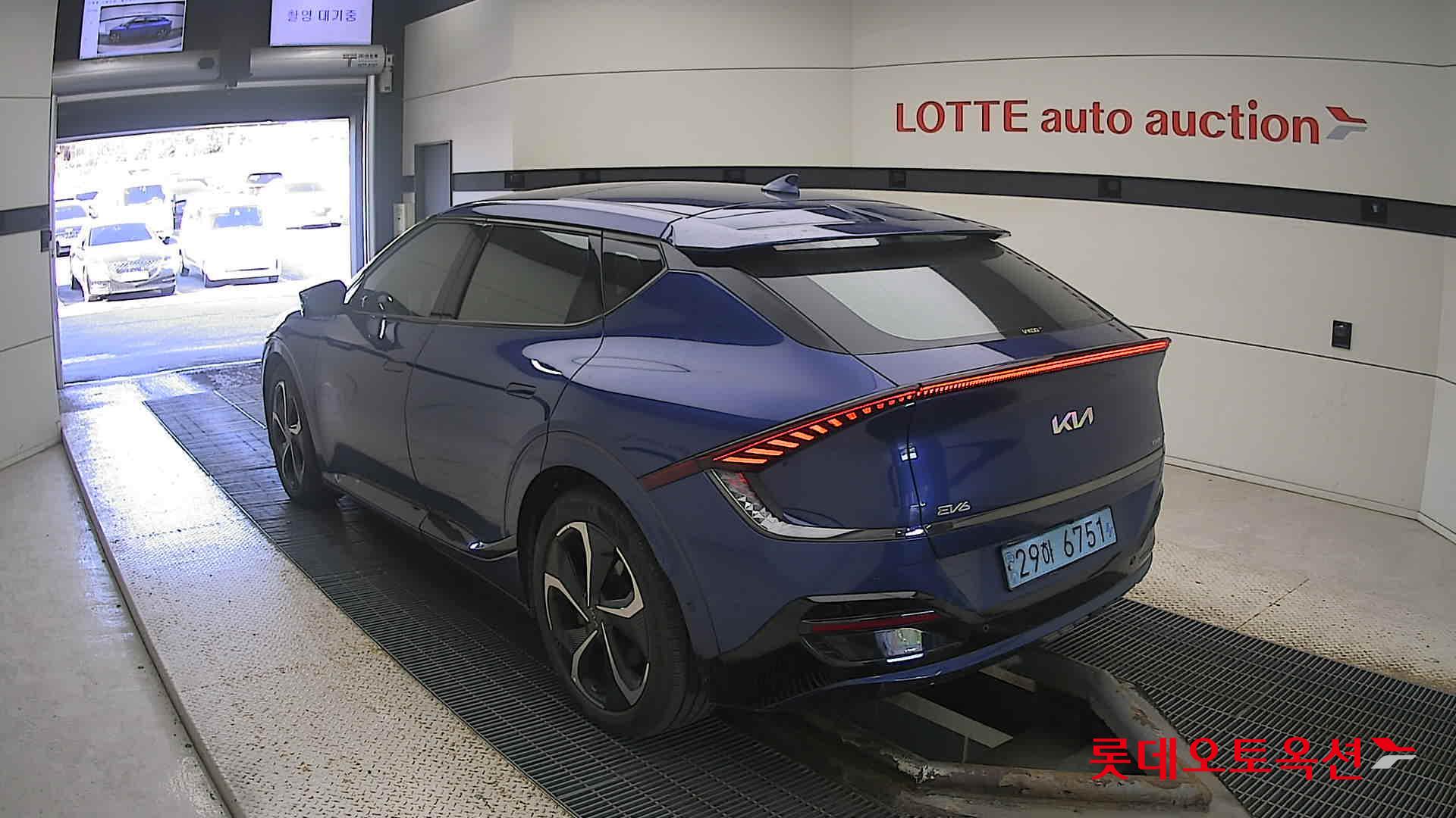 Kia EV6 2022 Yacht Blue из Кореи, фото 6