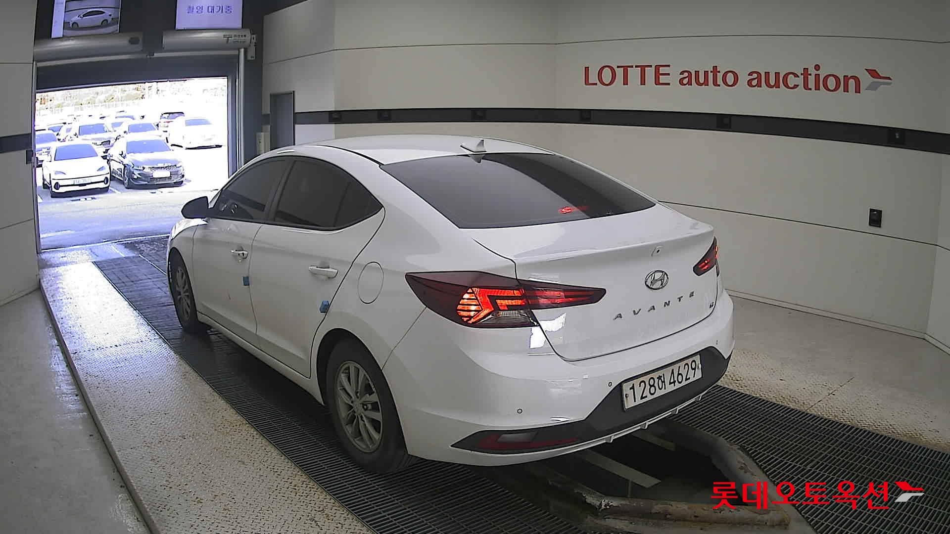 Hyundai Avante 2020 Polar White из Кореи, фото 6