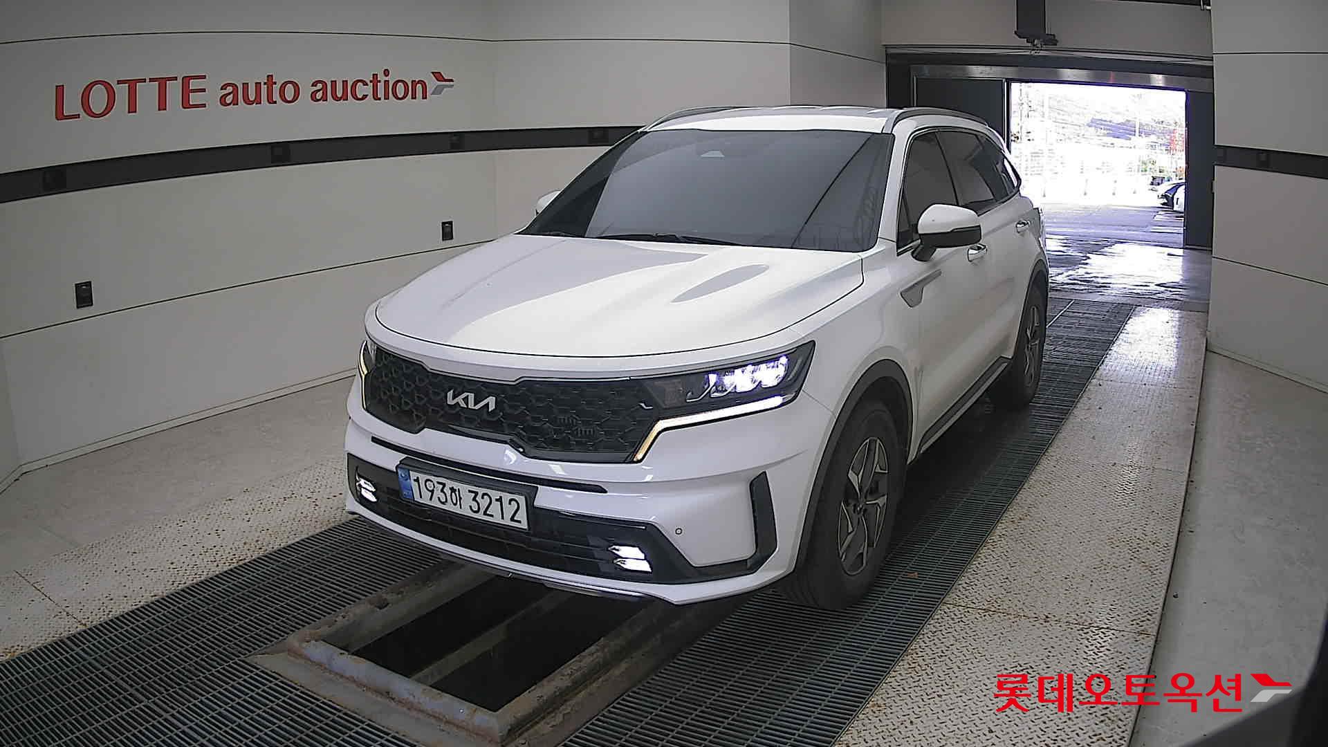 Kia Sorento Hybrid 2022 Snow White Pearl (optional) из Кореи