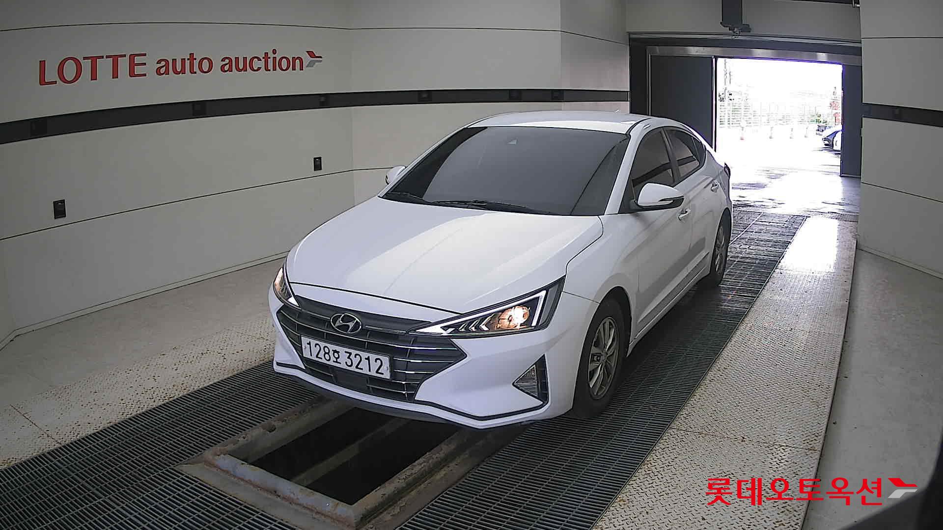 Hyundai Avante 2020 Polar White из Кореи