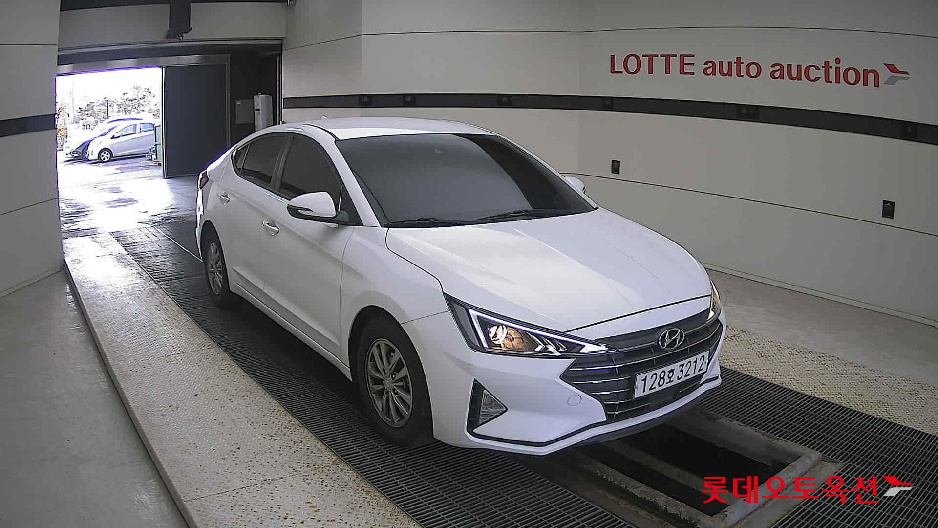 Hyundai Avante 2020 Polar White из Кореи, фото 2