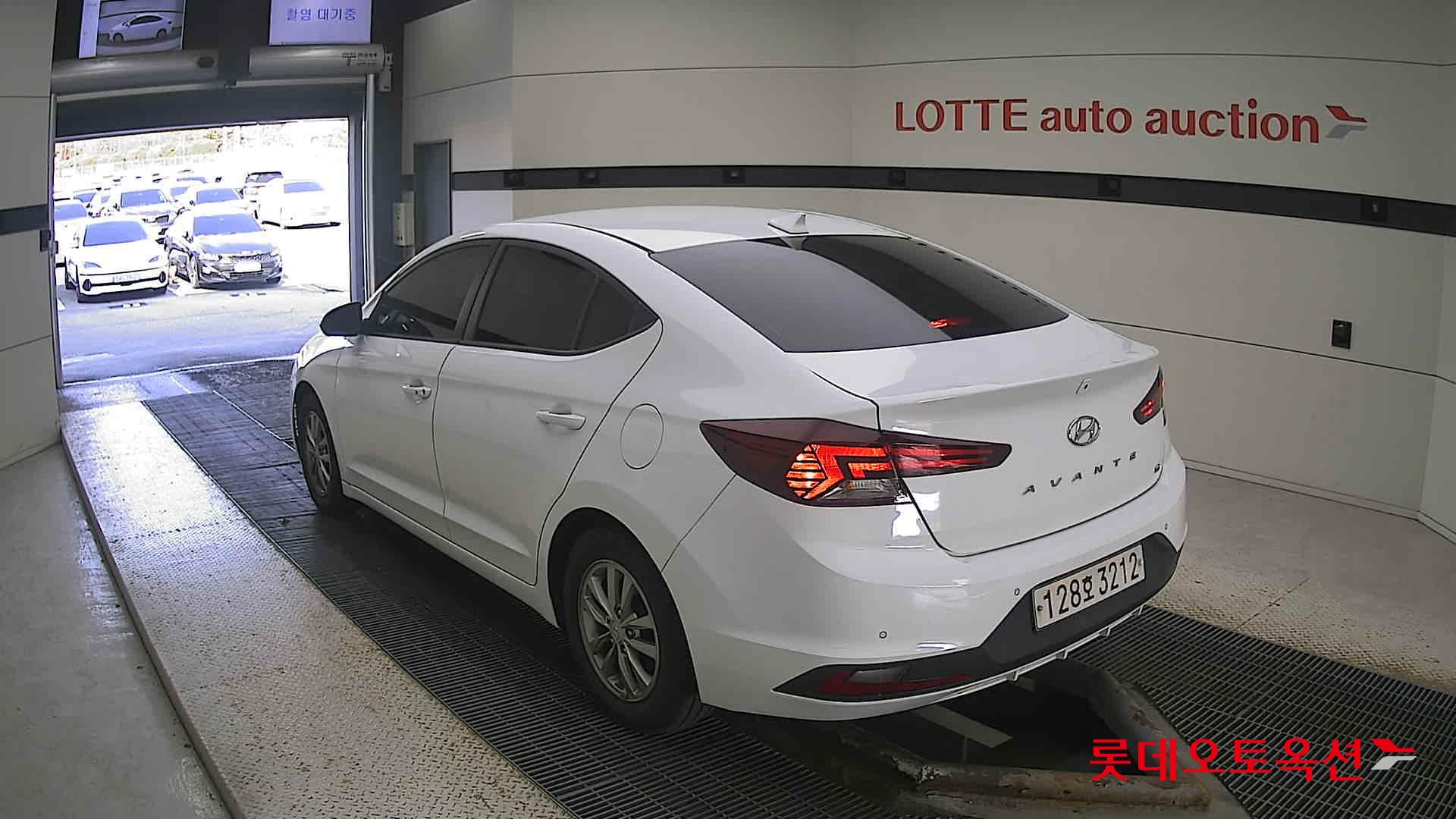 Hyundai Avante 2020 Polar White из Кореи, фото 6