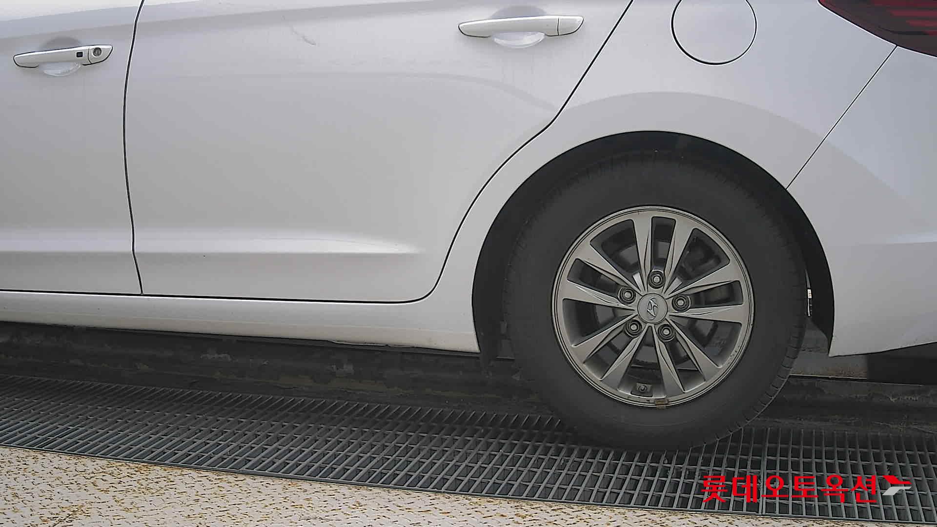 Hyundai Avante id 3436583 из Кореи 22