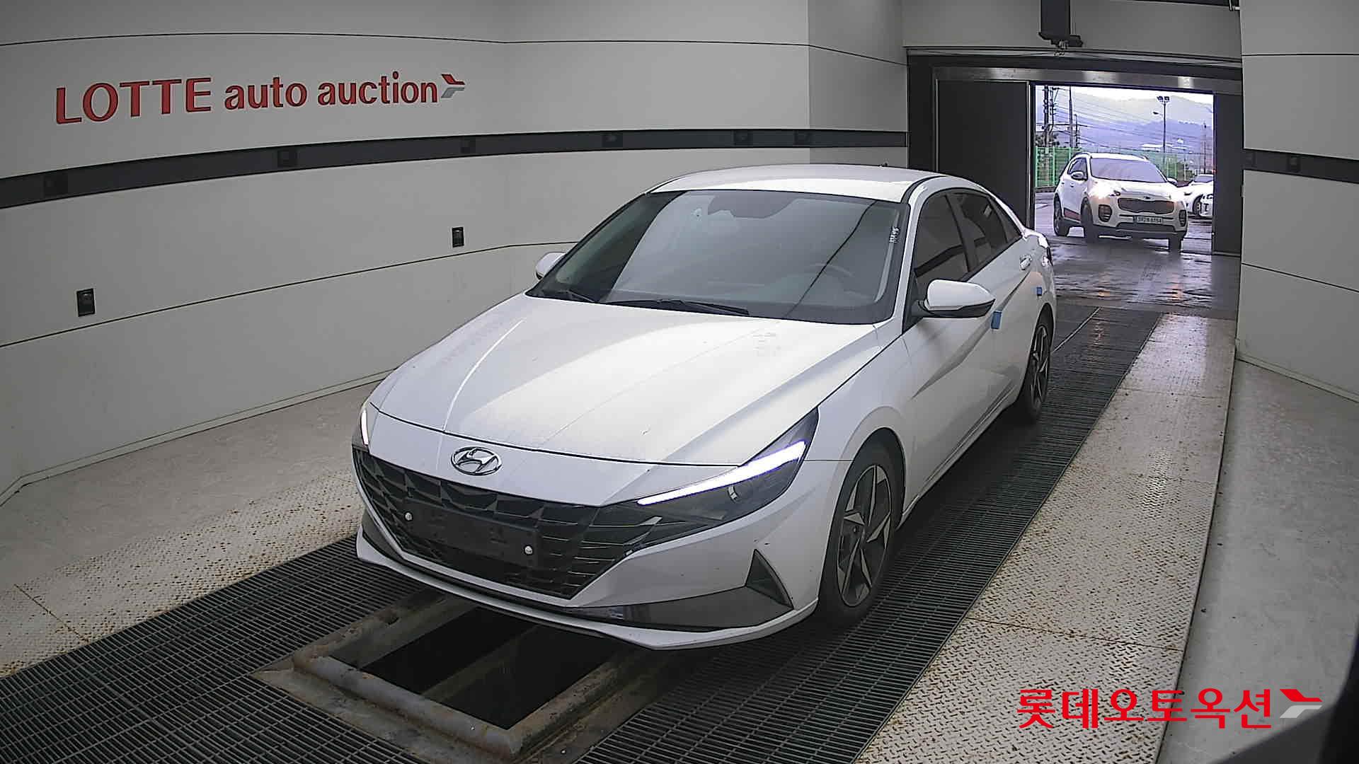 Hyundai Avante 2021 Polar White из Кореи