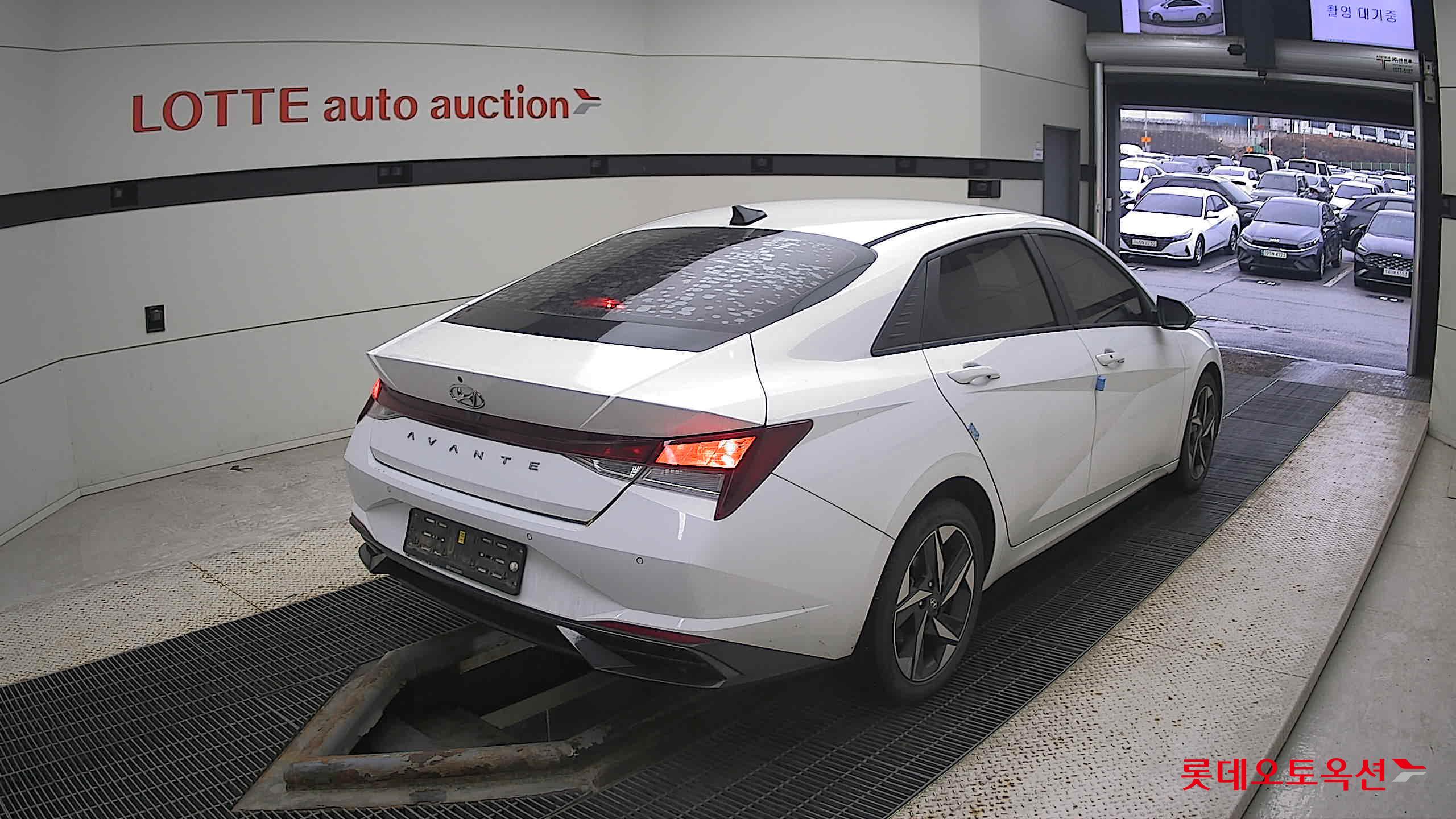 Hyundai Avante 2021 Polar White из Кореи, фото 4