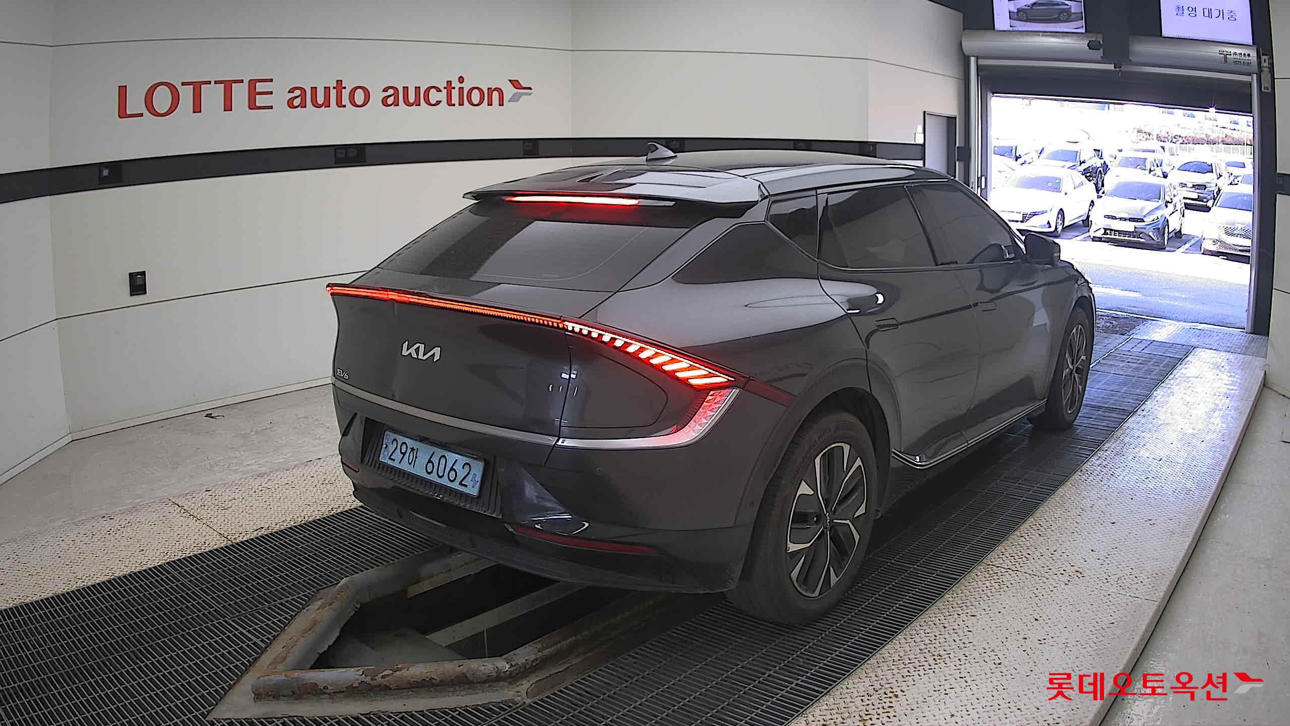 Kia EV6 2022 Interstellagray из Кореи, фото 4