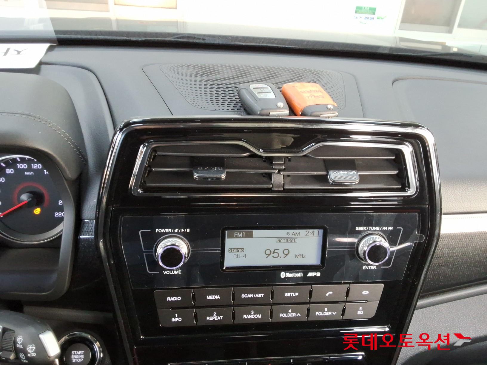 SsangYong Tivoli id 3436691 из Кореи 30