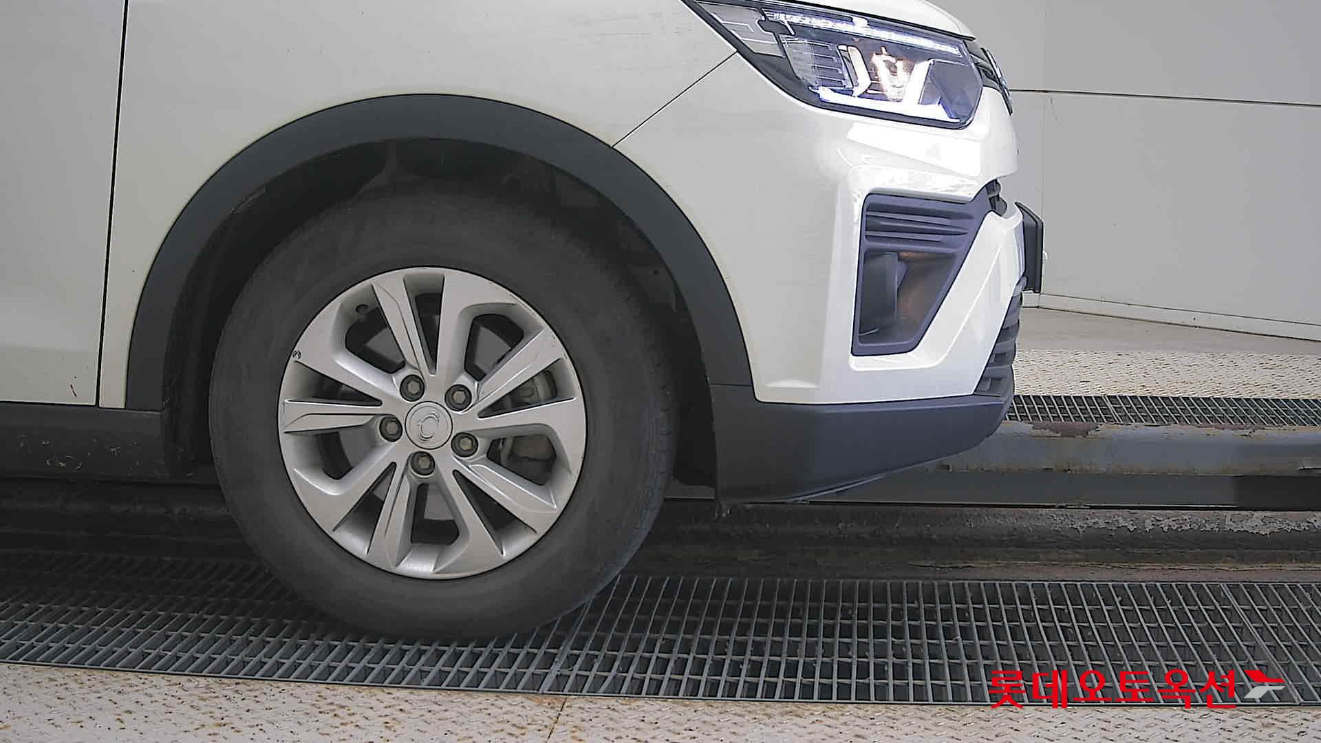 SsangYong Tivoli id 3441828 из Кореи 23