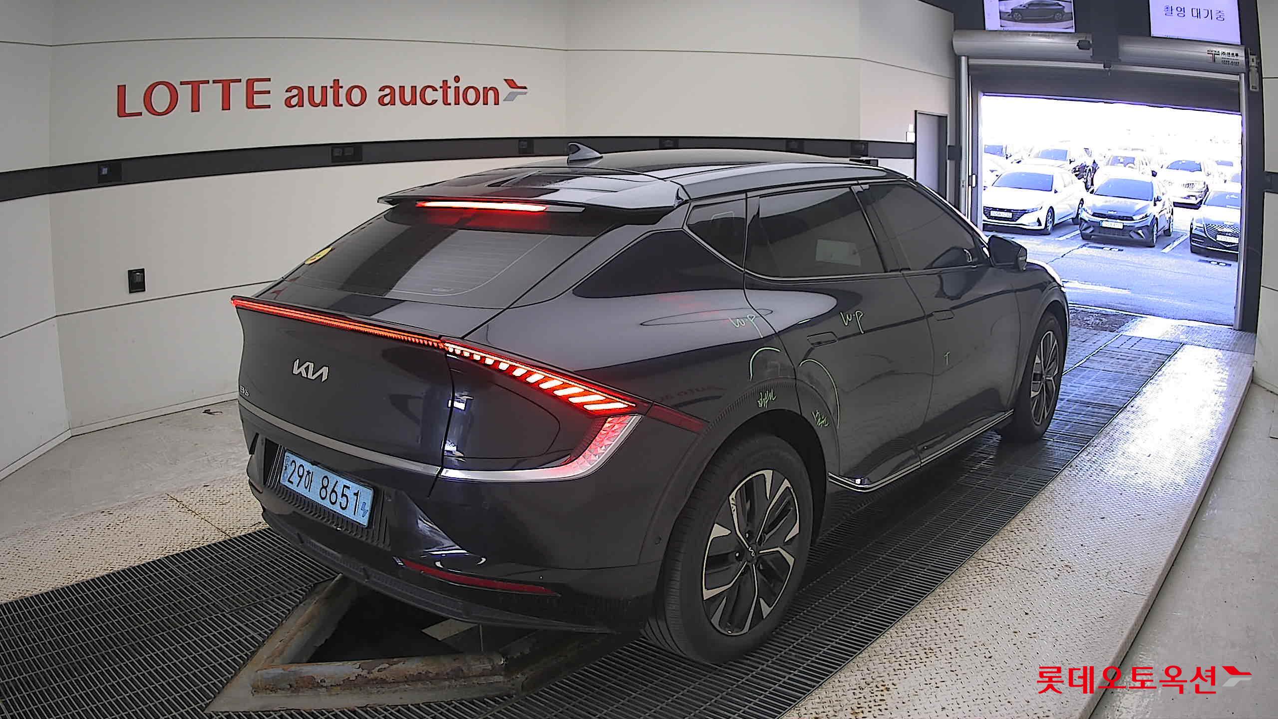 Kia EV6 2022 Gravity Blue из Кореи, фото 4